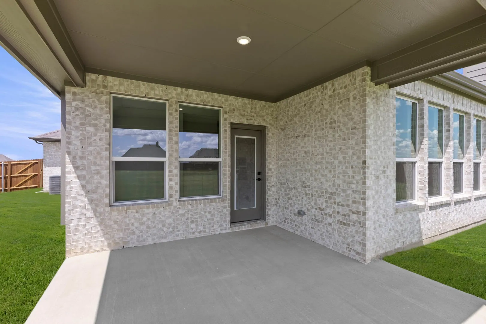 DFW-Coyote Crossing-Concept 2622-121 Mikasi Street-Patio-Risewell Homes-1
