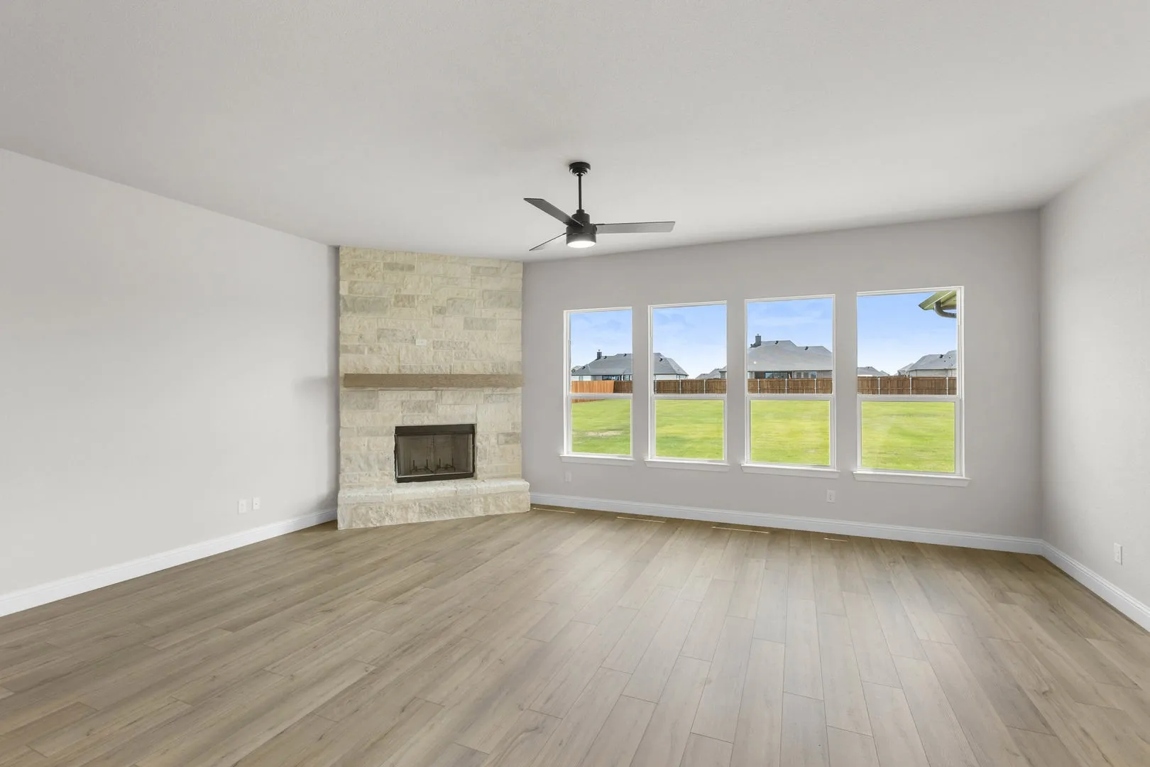 DFW-Coyote Crossing-Concept 2622-121 Mikasi Street-Living Room-Risewell Homes-1
