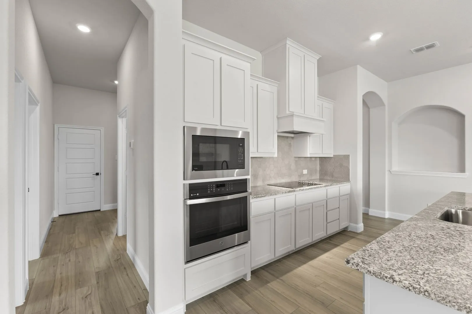 DFW-Coyote Crossing-Concept 2622-121 Mikasi Street-Kitchen-Risewell Homes-4