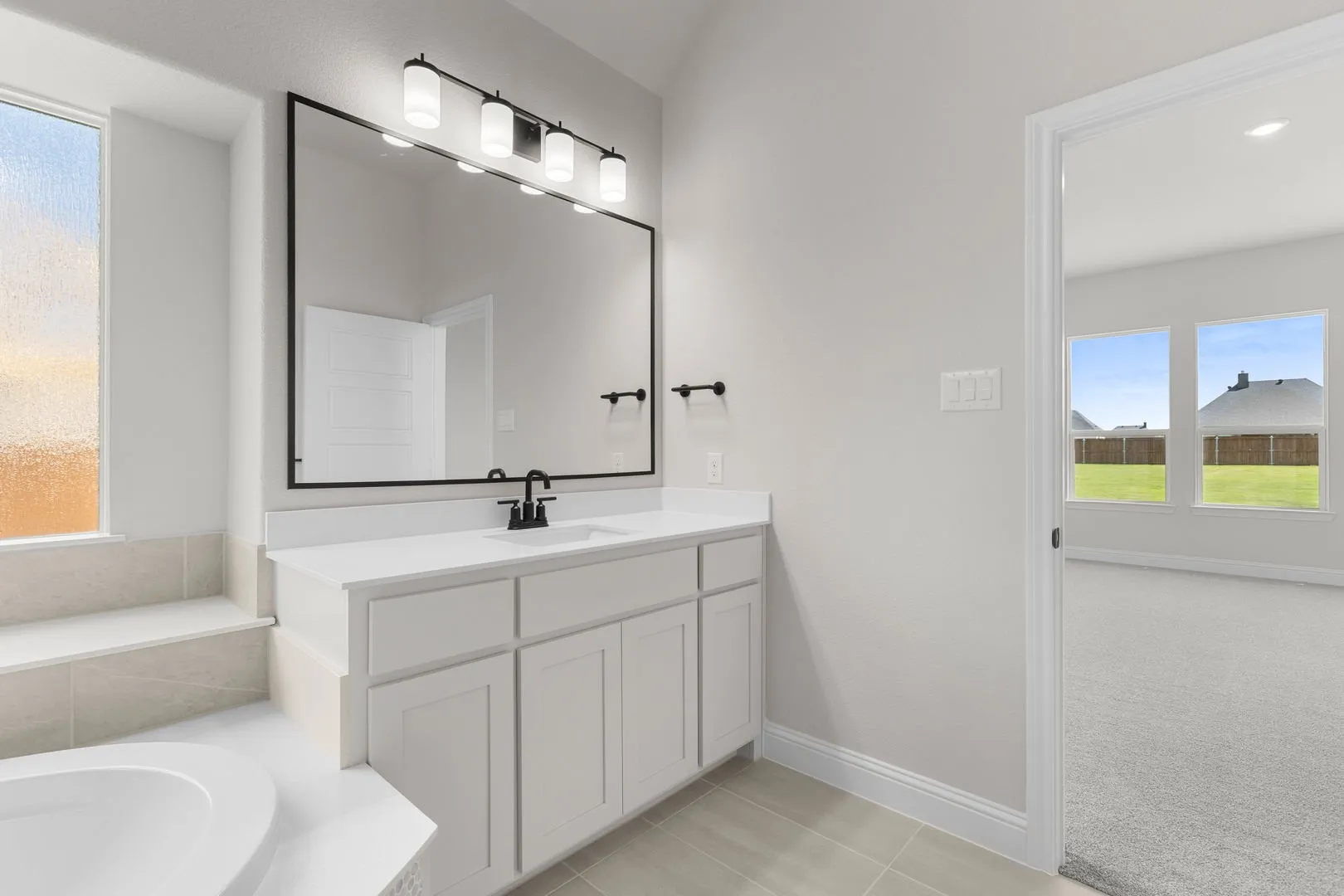 DFW-Coyote Crossing-Concept 2622-121 Mikasi Street-Primary Suite-Risewell Homes-4