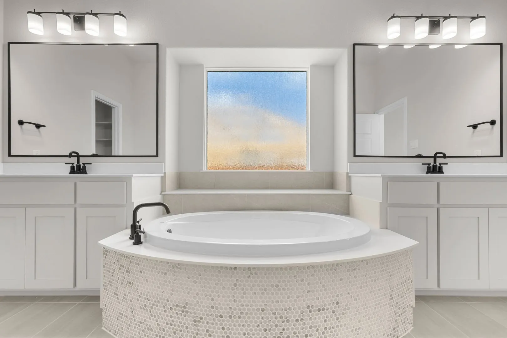 DFW-Coyote Crossing-Concept 2622-121 Mikasi Street-Primary Suite-Risewell Homes-6