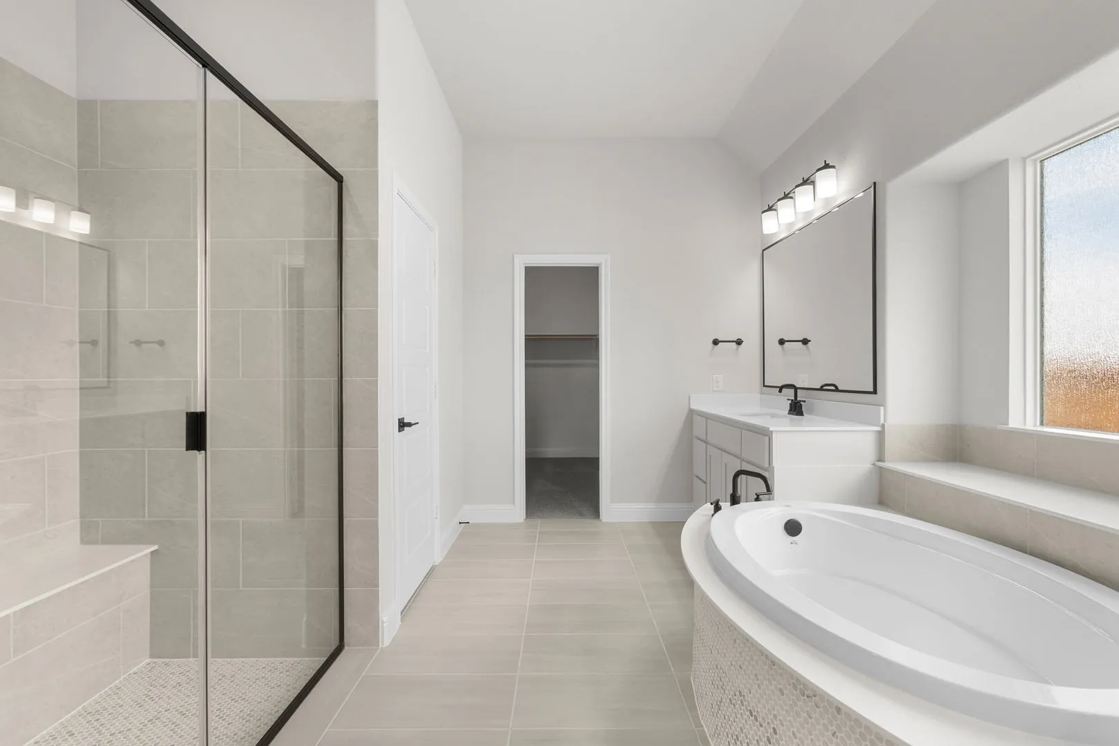 DFW-Coyote Crossing-Concept 2622-121 Mikasi Street-Primary Suite-Risewell Homes-3