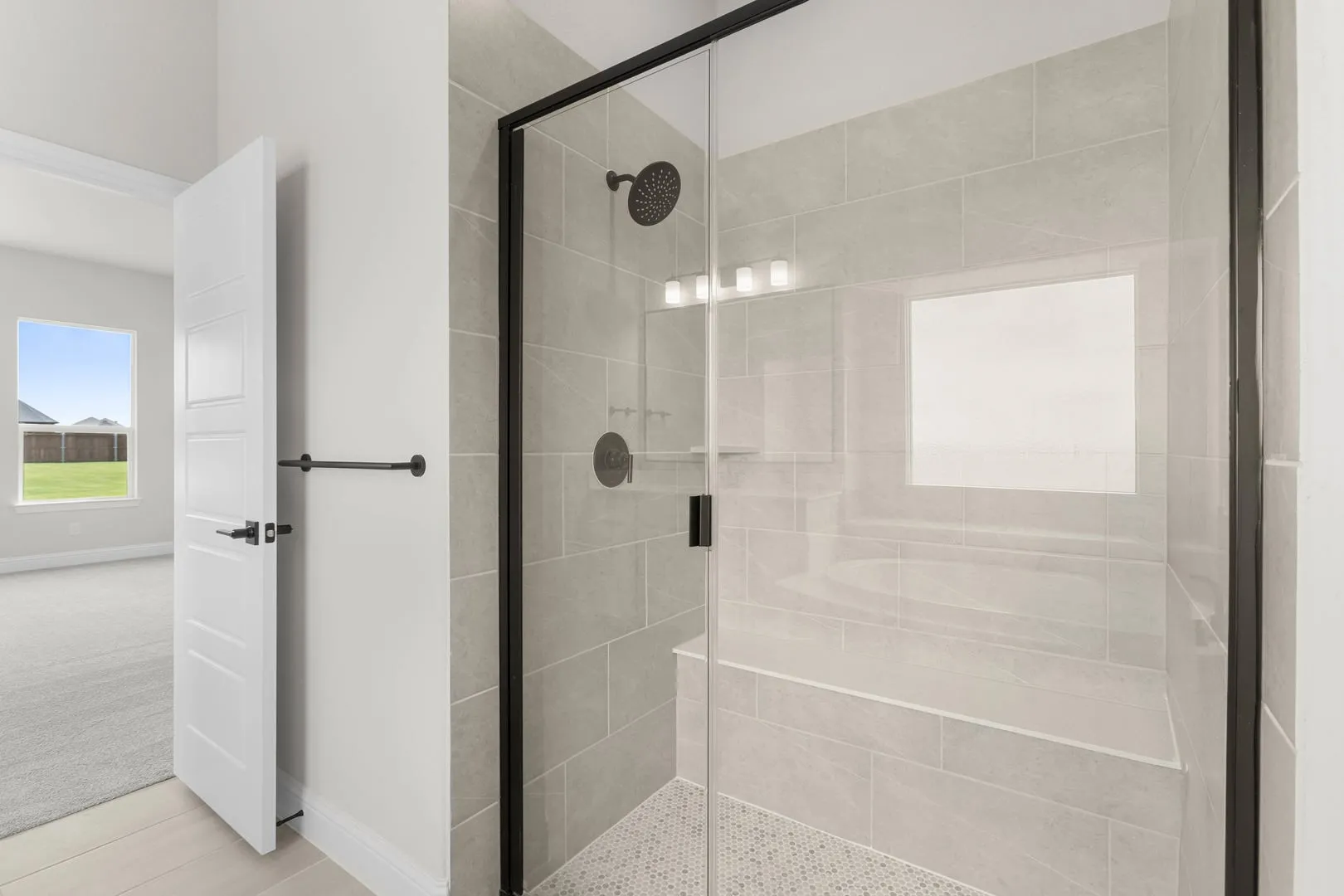 DFW-Coyote Crossing-Concept 2622-121 Mikasi Street-Primary Suite-Risewell Homes-5