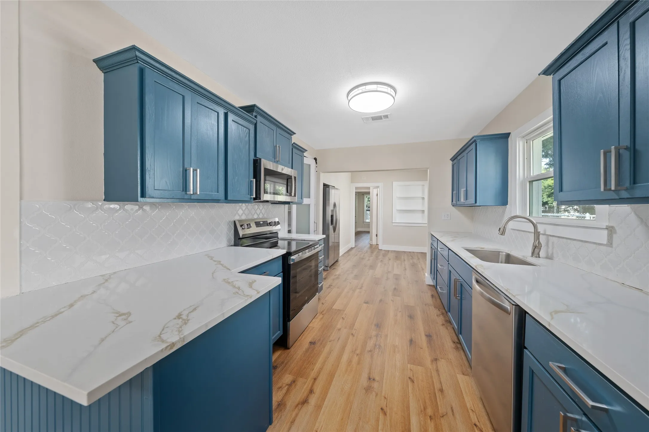 Single Family Residence For Sale in Mc Lennan County , 612 N 35th Street, Waco, Texas 76710, 3 Bedroom, 2 Bathroom, 1 Garage spaces, 1,516 Sqft, built in 1938, mls#21340971, Real Estate Agent in Waco, Homes For Sale in Mc Lennan county, Homes For Sale in Waco, Realtor in Waco Texas, Real Estate Brokerage Independent Realty Texas, Luminita Cordes Realtor
