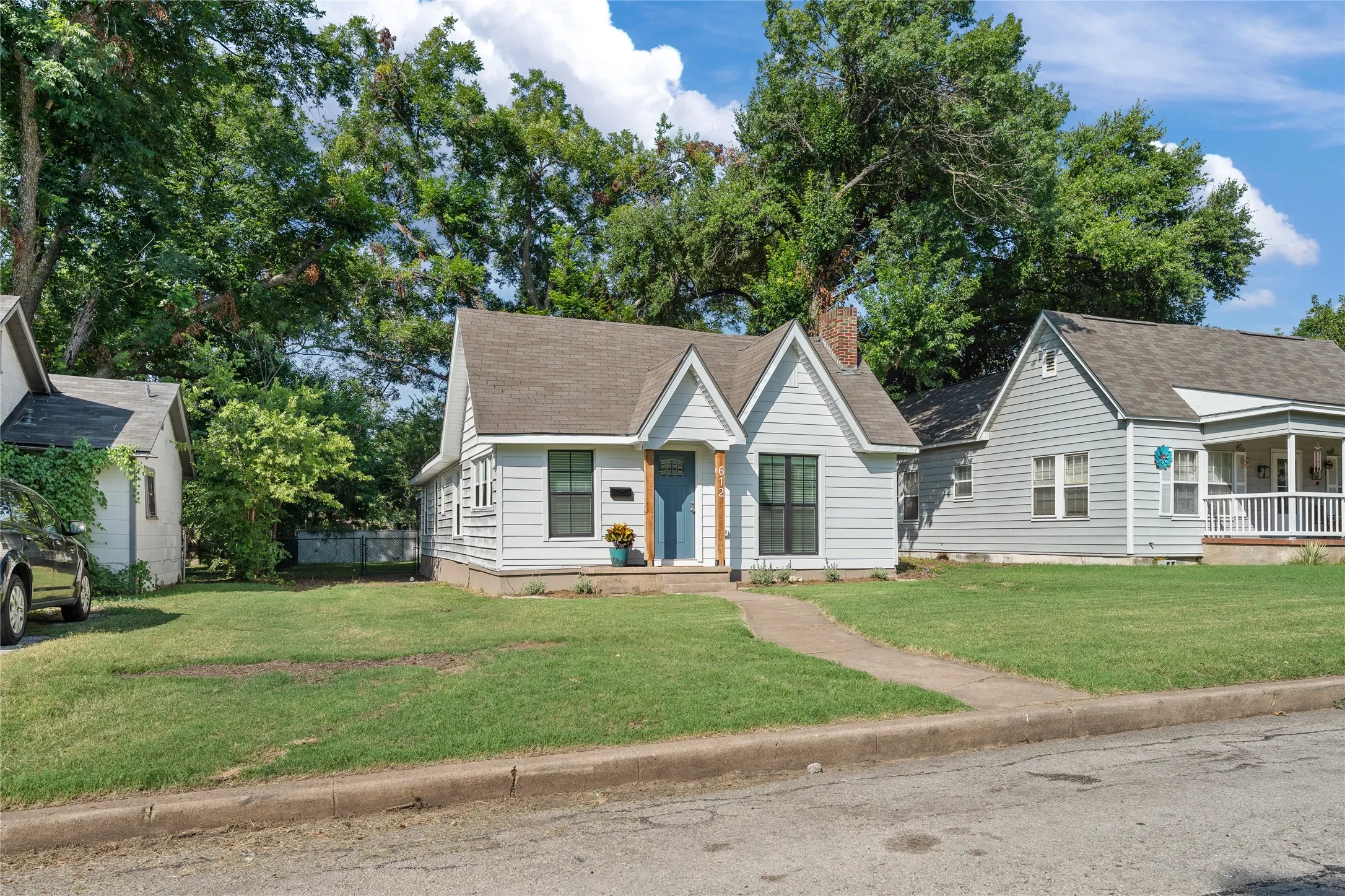 Single Family Residence For Sale in Mc Lennan County , 612 N 35th Street, Waco, Texas 76710, 3 Bedroom, 2 Bathroom, 1 Garage spaces, 1,516 Sqft, built in 1938, mls#21340971, Real Estate Agent in Waco, Homes For Sale in Mc Lennan county, Homes For Sale in Waco, Realtor in Waco Texas, Real Estate Brokerage Independent Realty Texas, Luminita Cordes Realtor