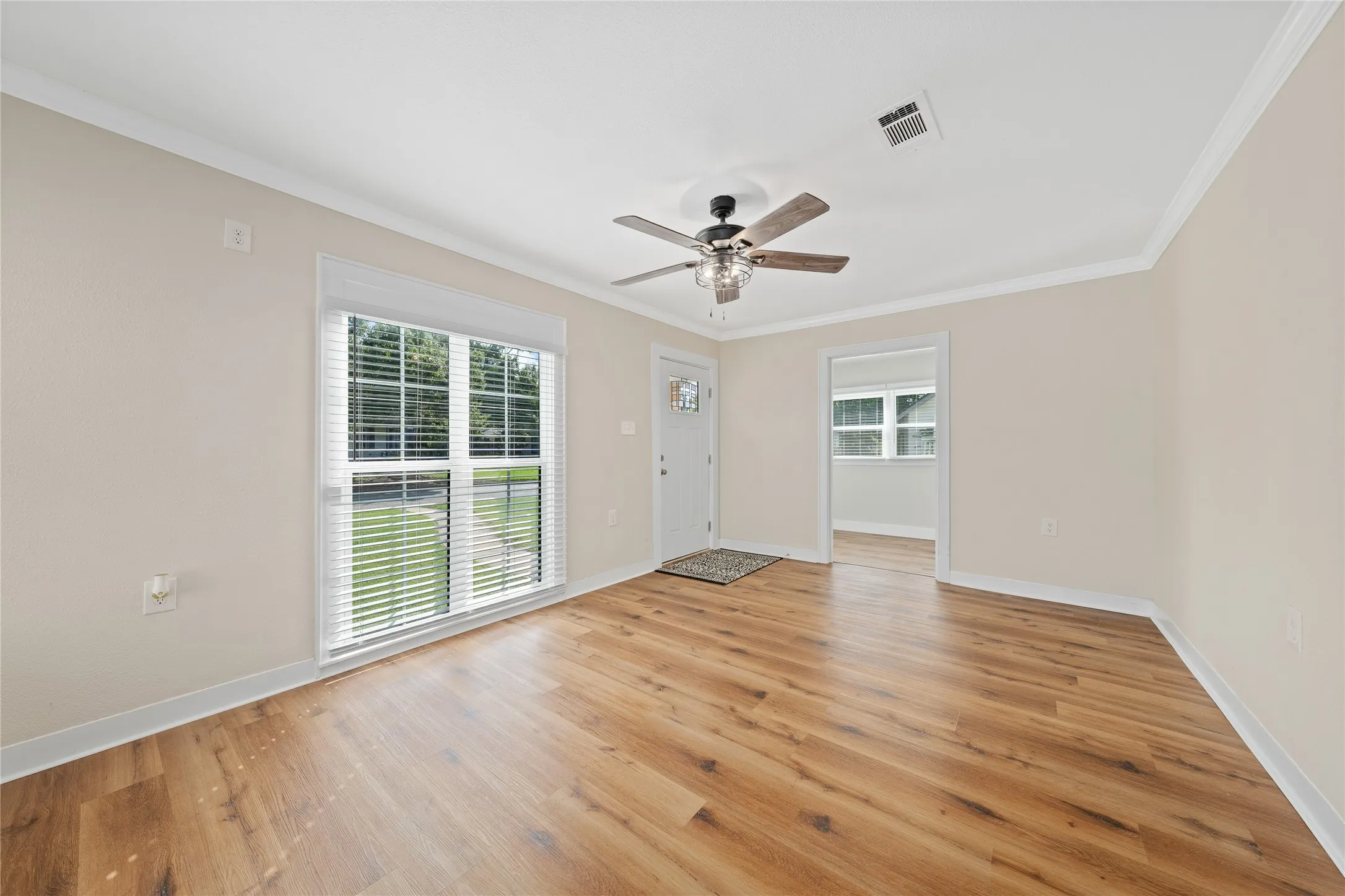 Single Family Residence For Sale in Mc Lennan County , 612 N 35th Street, Waco, Texas 76710, 3 Bedroom, 2 Bathroom, 1 Garage spaces, 1,516 Sqft, built in 1938, mls#21340971, Real Estate Agent in Waco, Homes For Sale in Mc Lennan county, Homes For Sale in Waco, Realtor in Waco Texas, Real Estate Brokerage Independent Realty Texas, Luminita Cordes Realtor