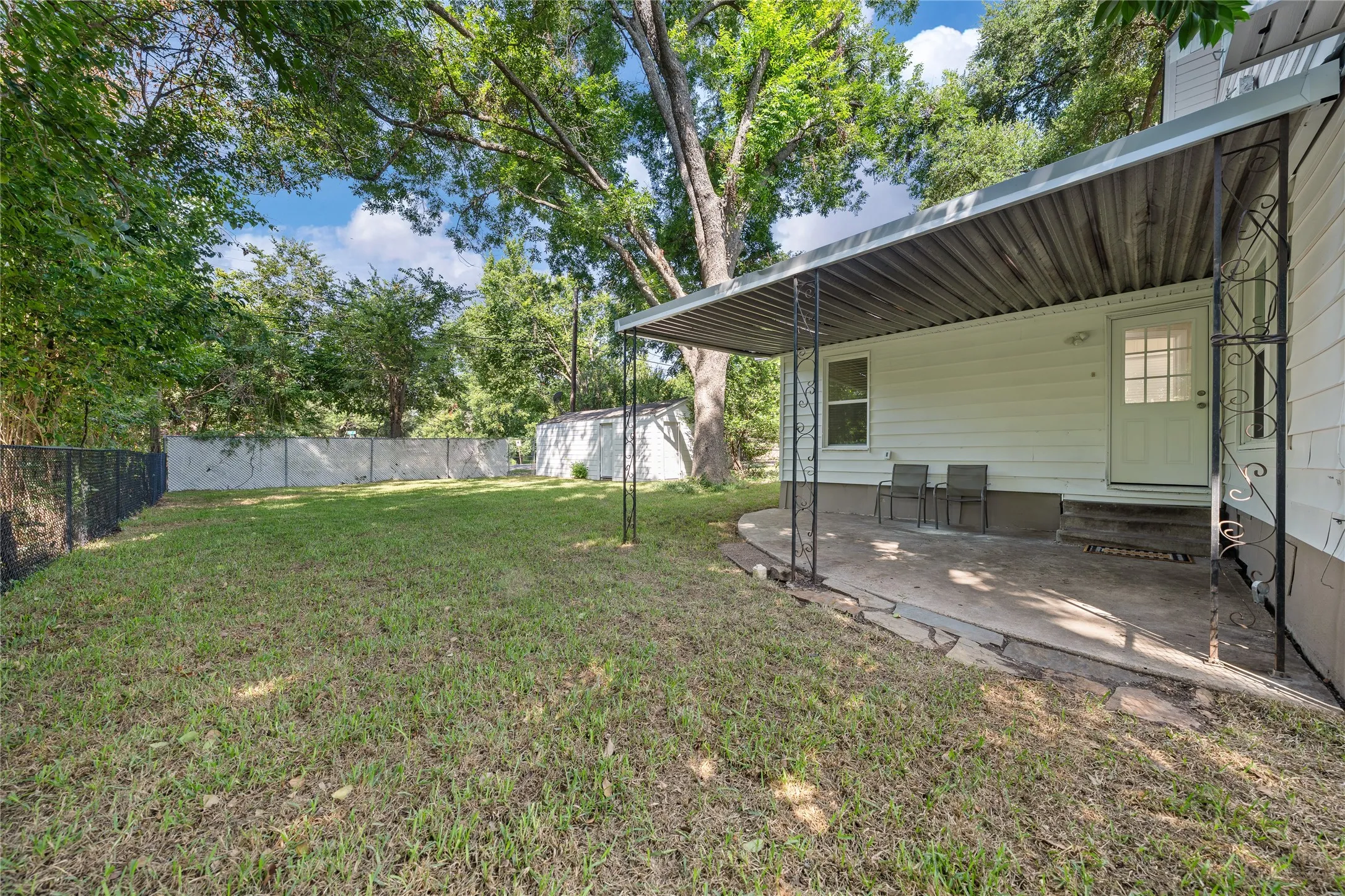 Single Family Residence For Sale in Mc Lennan County , 612 N 35th Street, Waco, Texas 76710, 3 Bedroom, 2 Bathroom, 1 Garage spaces, 1,516 Sqft, built in 1938, mls#21340971, Real Estate Agent in Waco, Homes For Sale in Mc Lennan county, Homes For Sale in Waco, Realtor in Waco Texas, Real Estate Brokerage Independent Realty Texas, Luminita Cordes Realtor