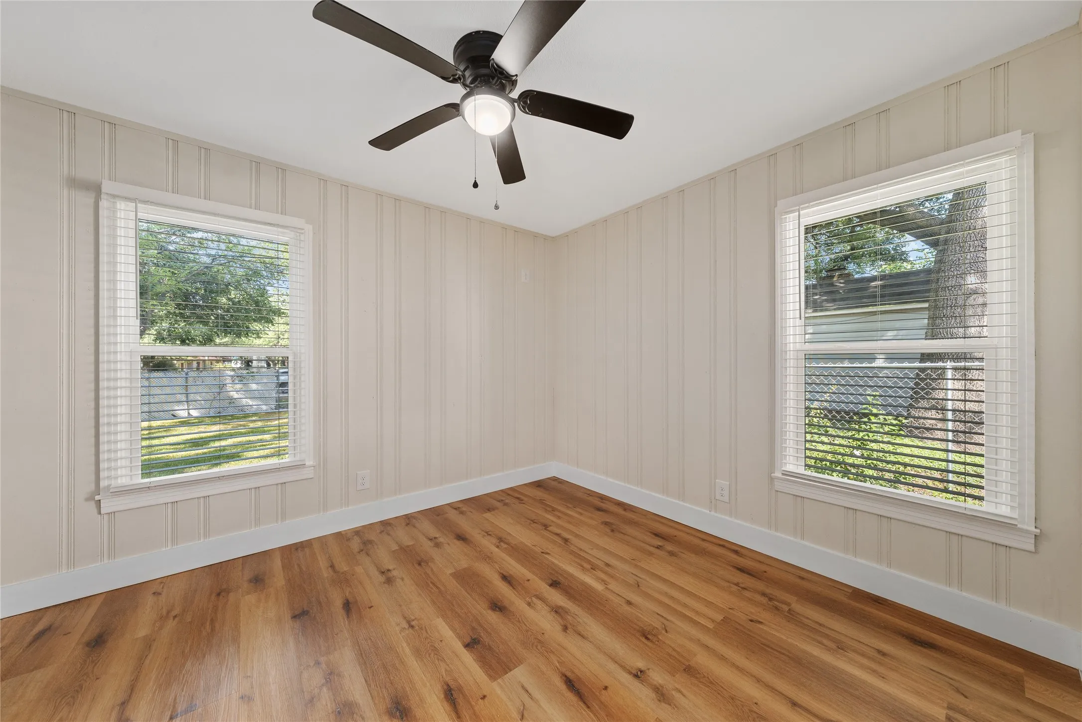 Single Family Residence For Sale in Mc Lennan County , 612 N 35th Street, Waco, Texas 76710, 3 Bedroom, 2 Bathroom, 1 Garage spaces, 1,516 Sqft, built in 1938, mls#21340971, Real Estate Agent in Waco, Homes For Sale in Mc Lennan county, Homes For Sale in Waco, Realtor in Waco Texas, Real Estate Brokerage Independent Realty Texas, Luminita Cordes Realtor