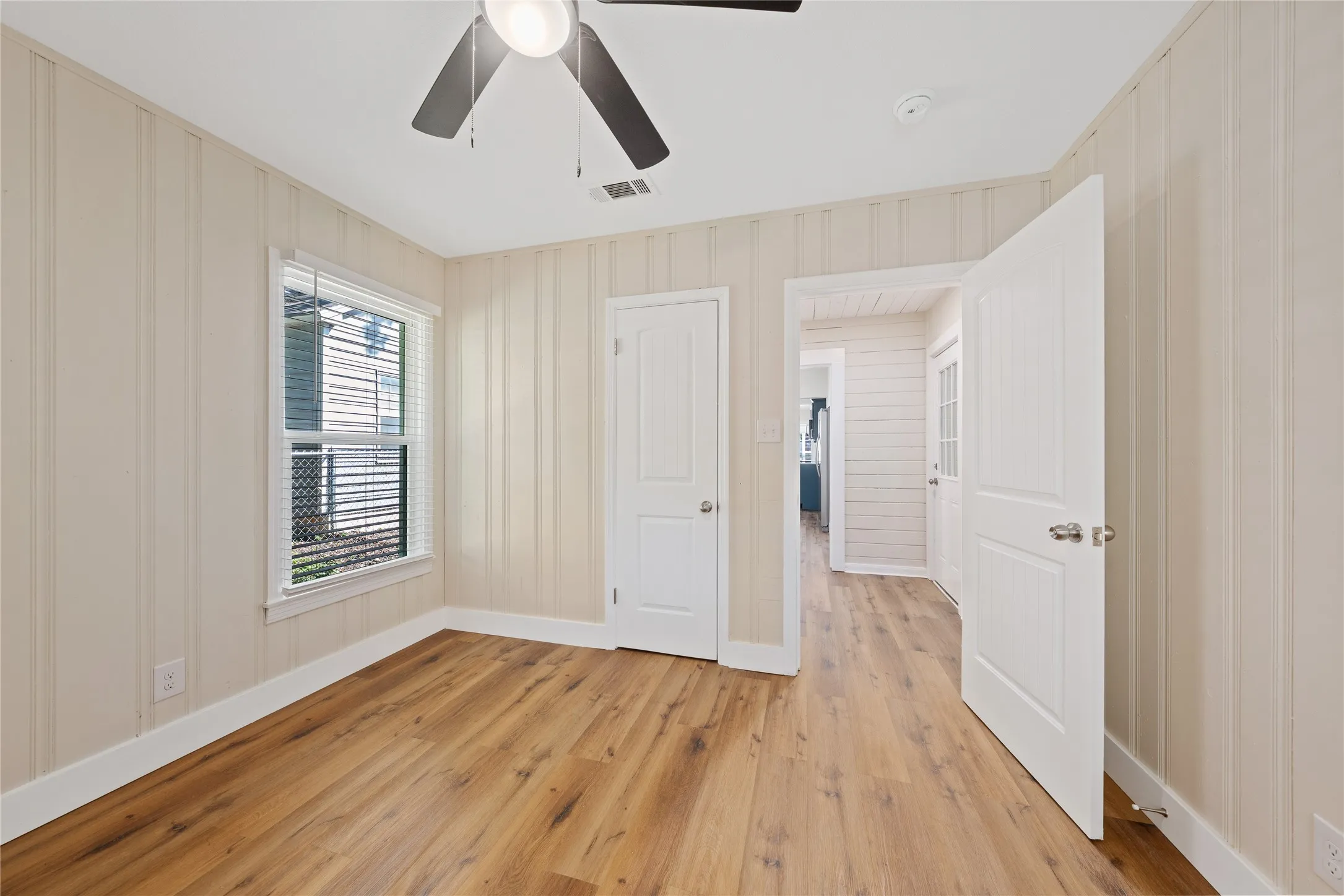 Single Family Residence For Sale in Mc Lennan County , 612 N 35th Street, Waco, Texas 76710, 3 Bedroom, 2 Bathroom, 1 Garage spaces, 1,516 Sqft, built in 1938, mls#21340971, Real Estate Agent in Waco, Homes For Sale in Mc Lennan county, Homes For Sale in Waco, Realtor in Waco Texas, Real Estate Brokerage Independent Realty Texas, Luminita Cordes Realtor