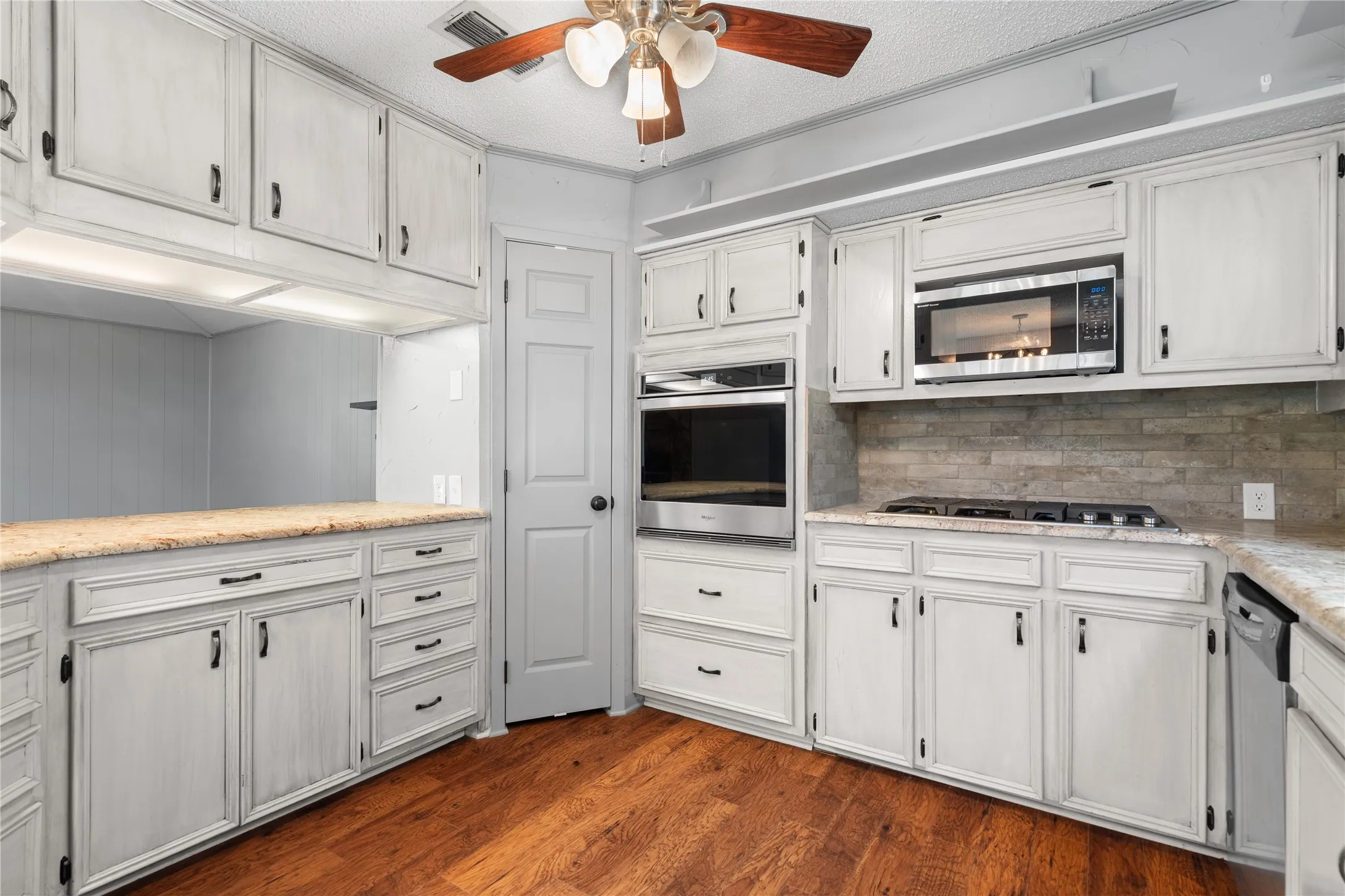 Kitchen 3