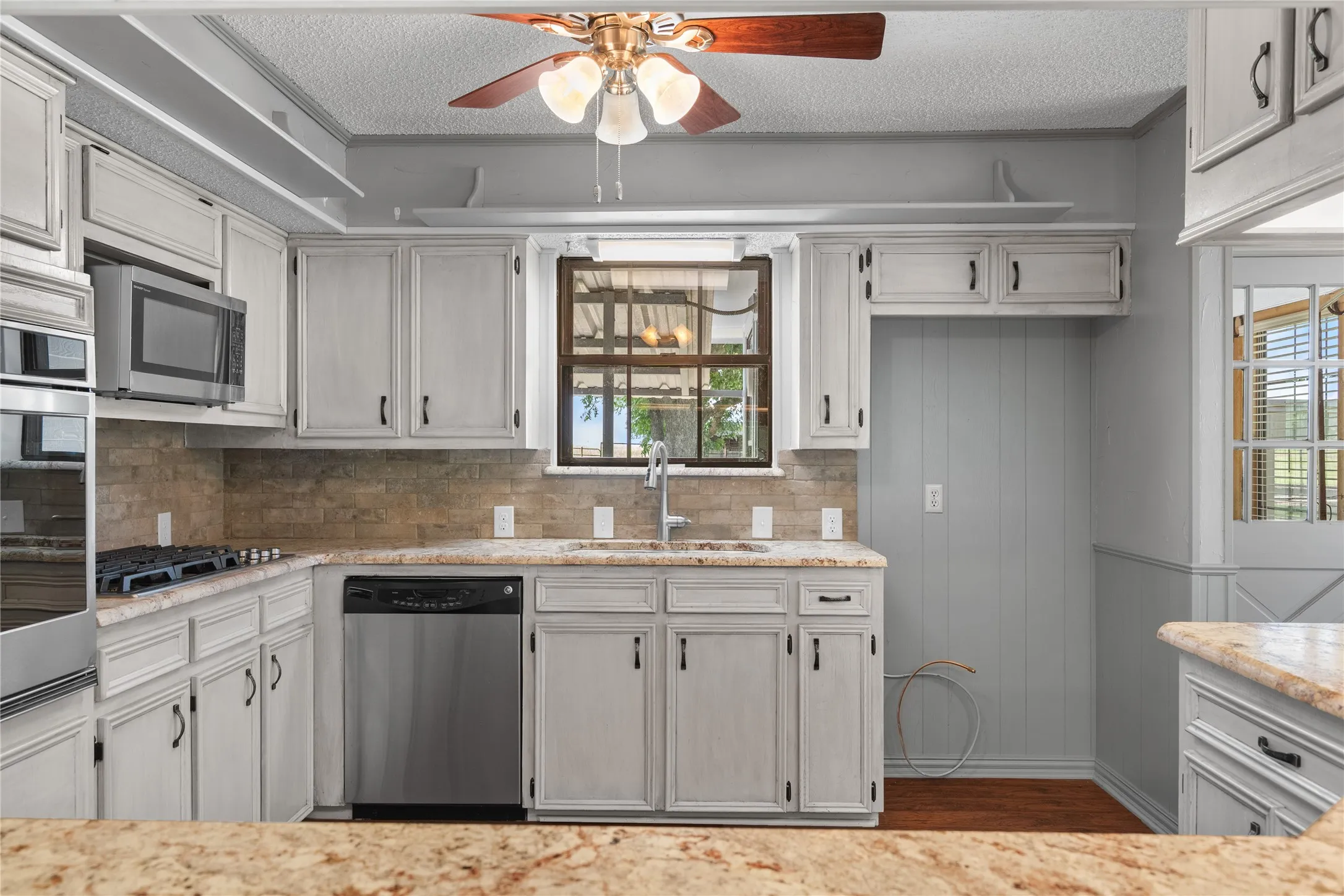Kitchen 4