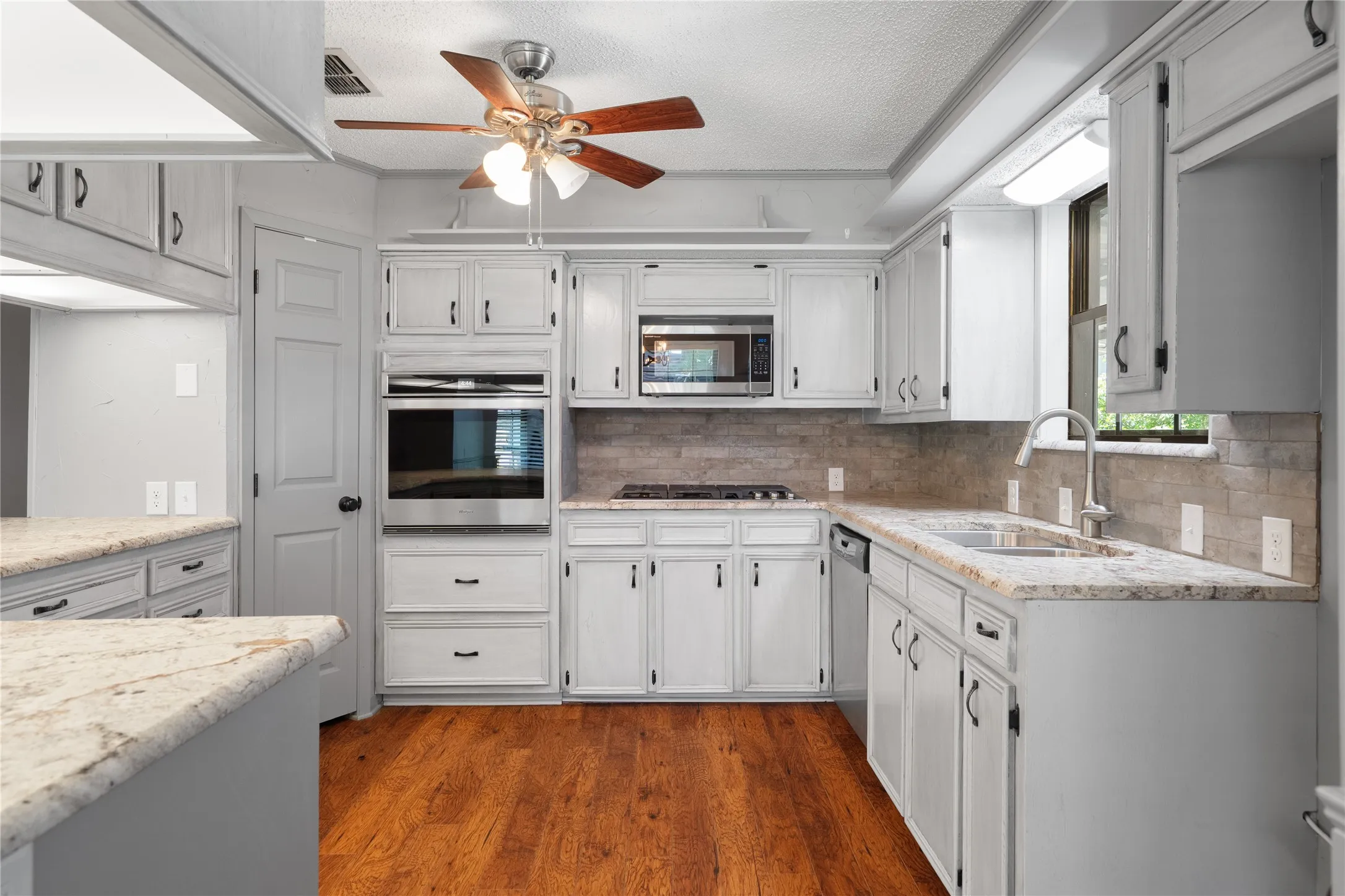 Kitchen 2