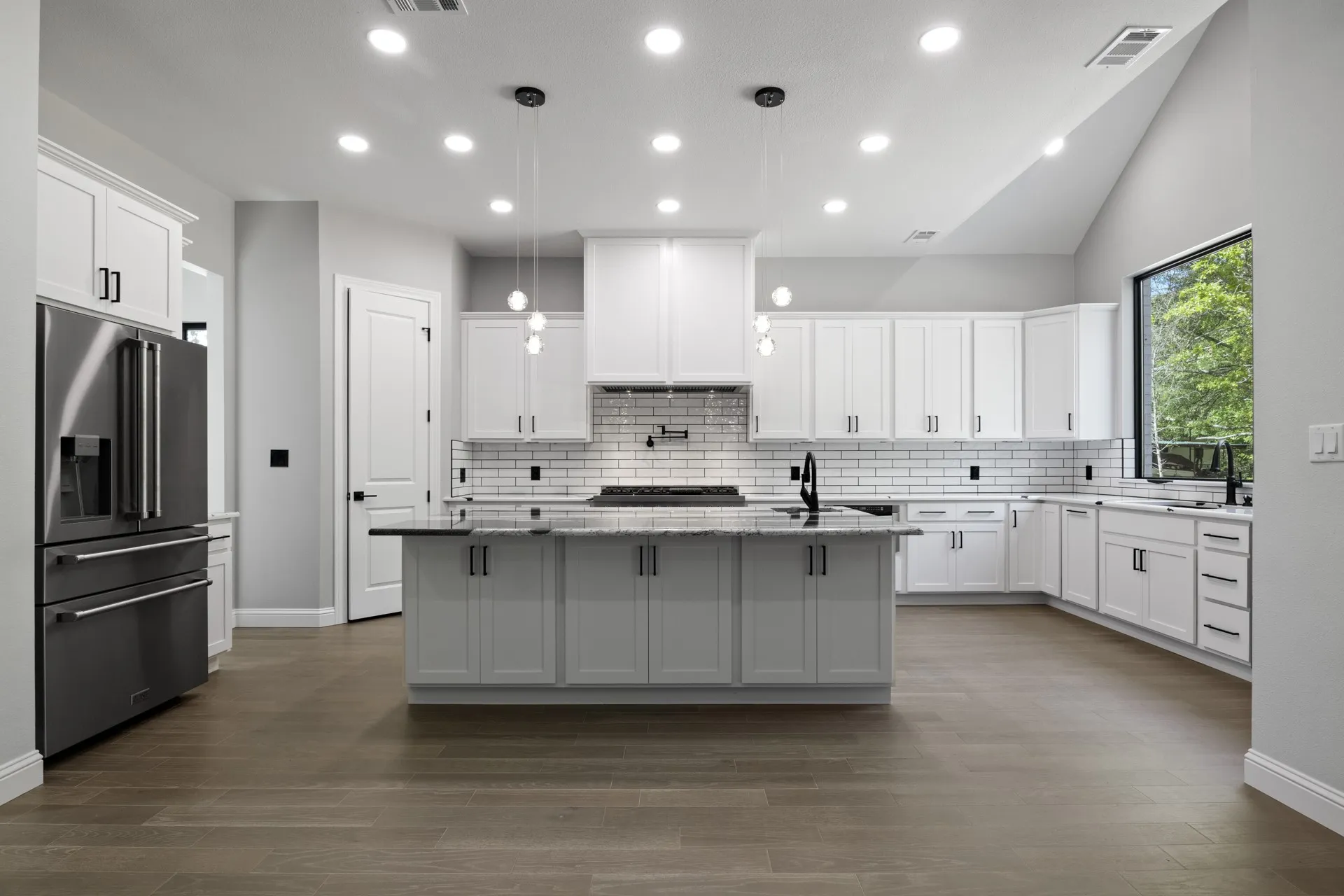 Single Family Residence For Sale in Titus County , 1013 County Road 4420, Mt Pleasant, Texas 75455, 4 Bedrooms, 4 Bathrooms, 2 Garage spaces, 3,819 Sqft, built in 2023, Price $759,000, mls#21341016, Real Estate Agent in Mt Pleasant, Homes For Sale in Titus county, Homes For Sale in Mt Pleasant, Realtor in Mt Pleasant Texas, Real Estate Brokerage Independent Realty Texas, Luminita Cordes Realtor