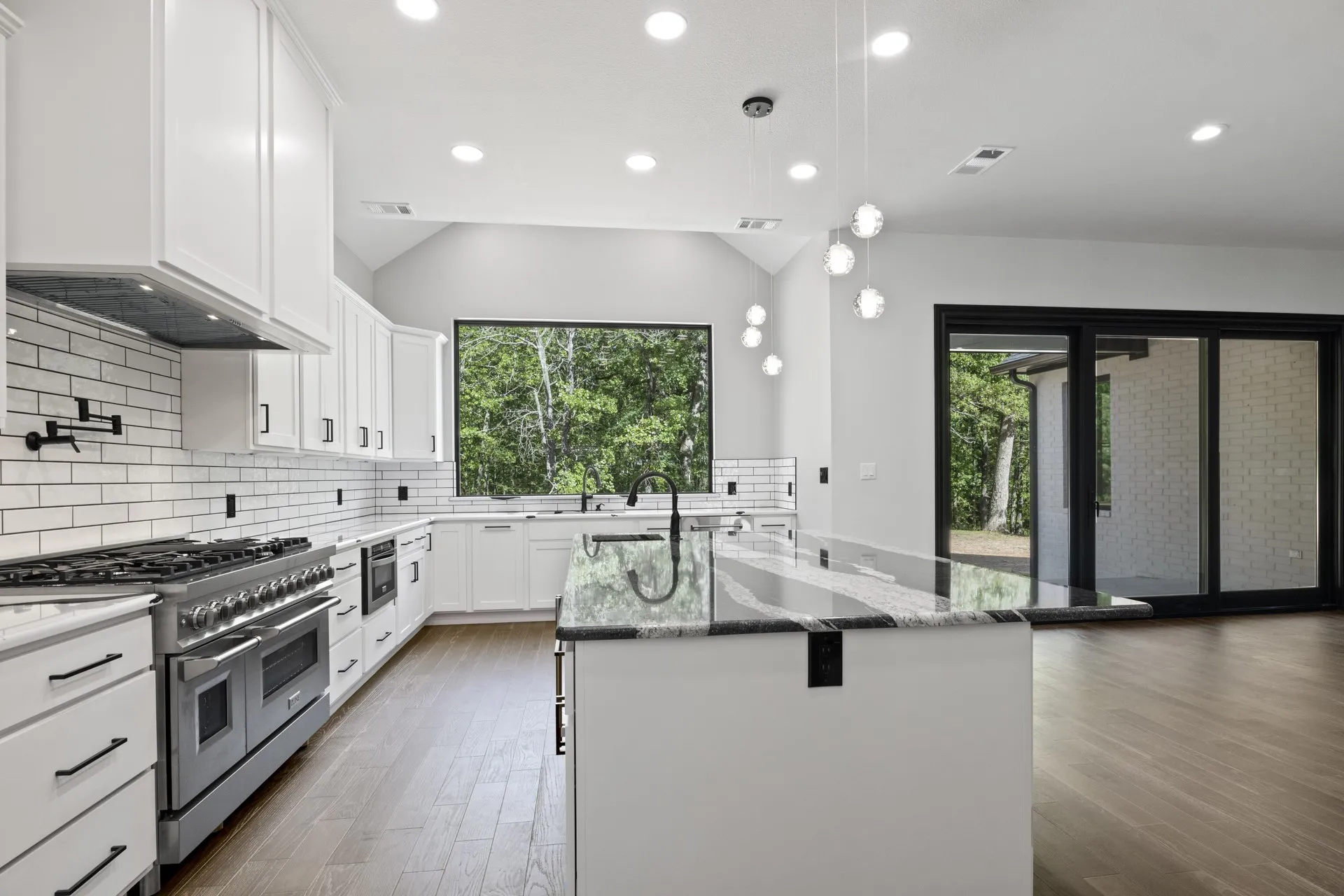 Single Family Residence For Sale in Titus County , 1013 County Road 4420, Mt Pleasant, Texas 75455, 4 Bedrooms, 4 Bathrooms, 2 Garage spaces, 3,819 Sqft, built in 2023, Price $759,000, mls#21341016, Real Estate Agent in Mt Pleasant, Homes For Sale in Titus county, Homes For Sale in Mt Pleasant, Realtor in Mt Pleasant Texas, Real Estate Brokerage Independent Realty Texas, Luminita Cordes Realtor