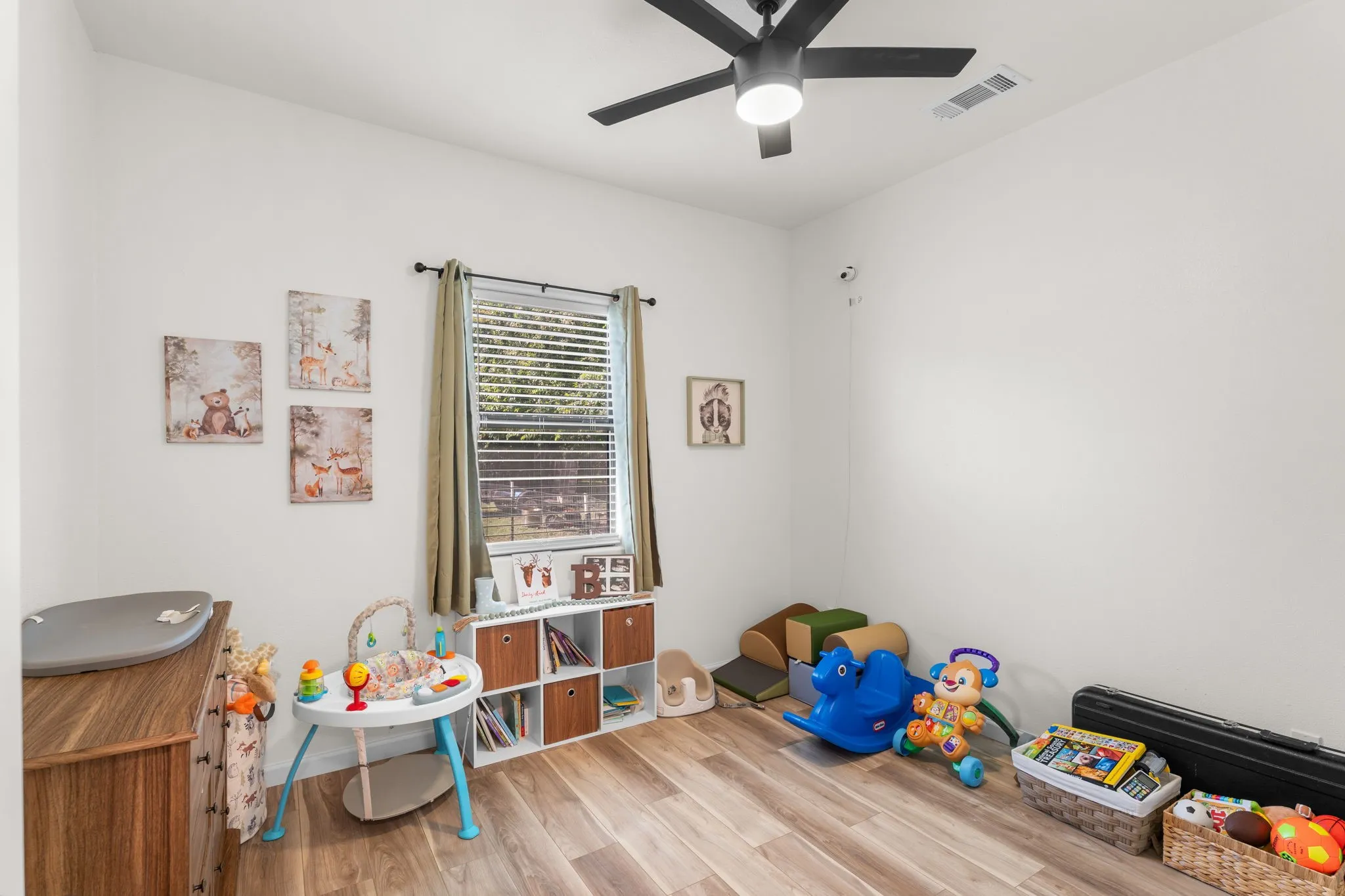 Single Family Residence For Sale in Mc Lennan County , 304 E Adams Street, Riesel, Texas 76682, 3 Bedroom, 3 Bathroom, 2 Garage spaces, 1,668 Sqft, built in 2023, mls#21340671, Real Estate Agent in Riesel, Homes For Sale in Mc Lennan county, Homes For Sale in Riesel, Realtor in Riesel Texas, Real Estate Brokerage Independent Realty Texas, Luminita Cordes Realtor