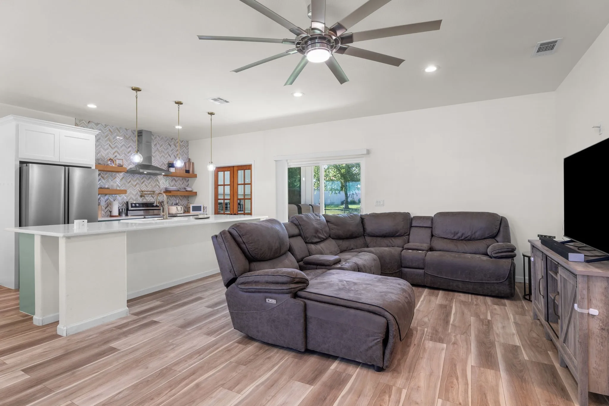 Single Family Residence For Sale in Mc Lennan County , 304 E Adams Street, Riesel, Texas 76682, 3 Bedroom, 3 Bathroom, 2 Garage spaces, 1,668 Sqft, built in 2023, mls#21340671, Real Estate Agent in Riesel, Homes For Sale in Mc Lennan county, Homes For Sale in Riesel, Realtor in Riesel Texas, Real Estate Brokerage Independent Realty Texas, Luminita Cordes Realtor