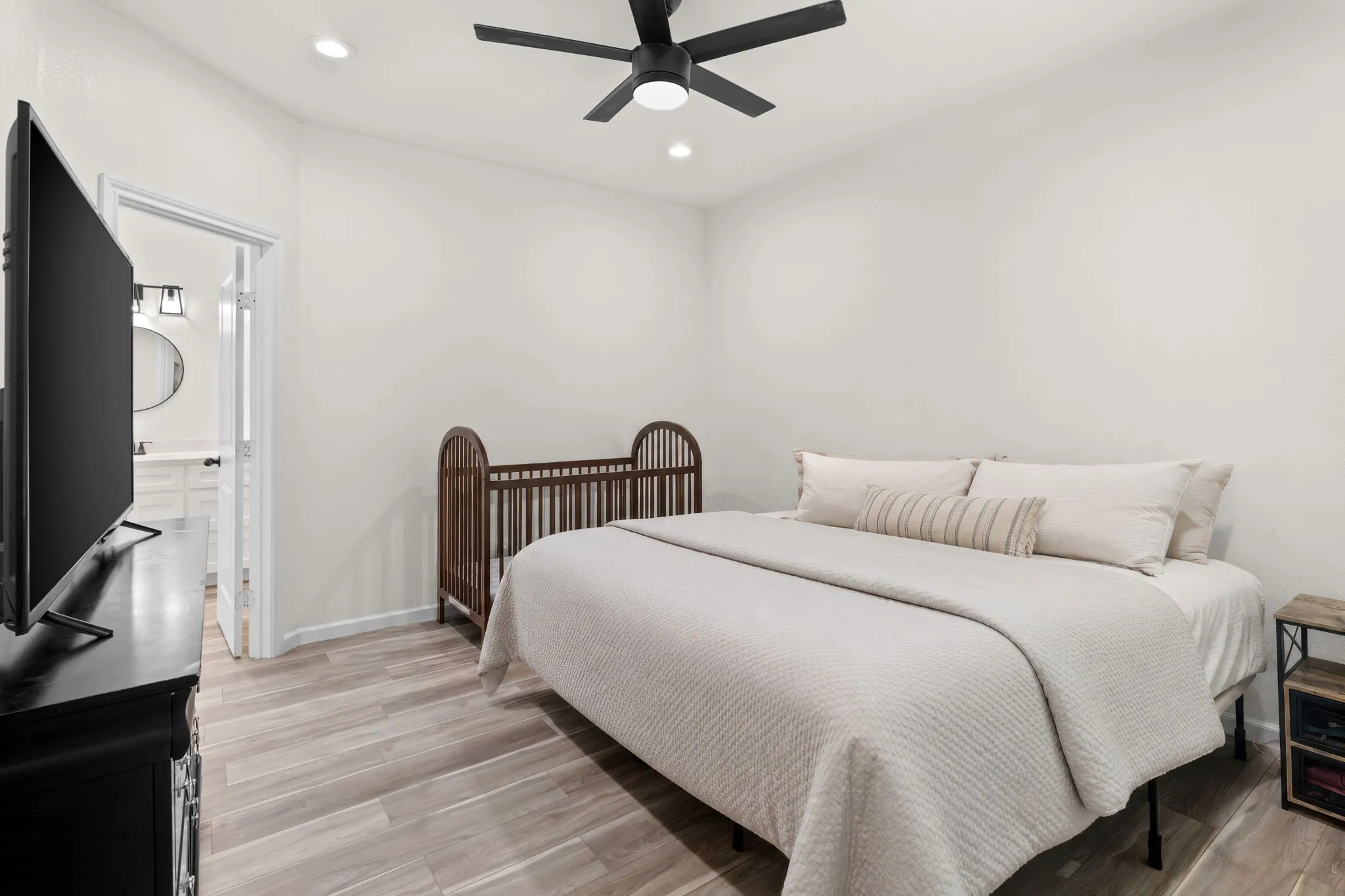 Single Family Residence For Sale in Mc Lennan County , 304 E Adams Street, Riesel, Texas 76682, 3 Bedroom, 3 Bathroom, 2 Garage spaces, 1,668 Sqft, built in 2023, mls#21340671, Real Estate Agent in Riesel, Homes For Sale in Mc Lennan county, Homes For Sale in Riesel, Realtor in Riesel Texas, Real Estate Brokerage Independent Realty Texas, Luminita Cordes Realtor