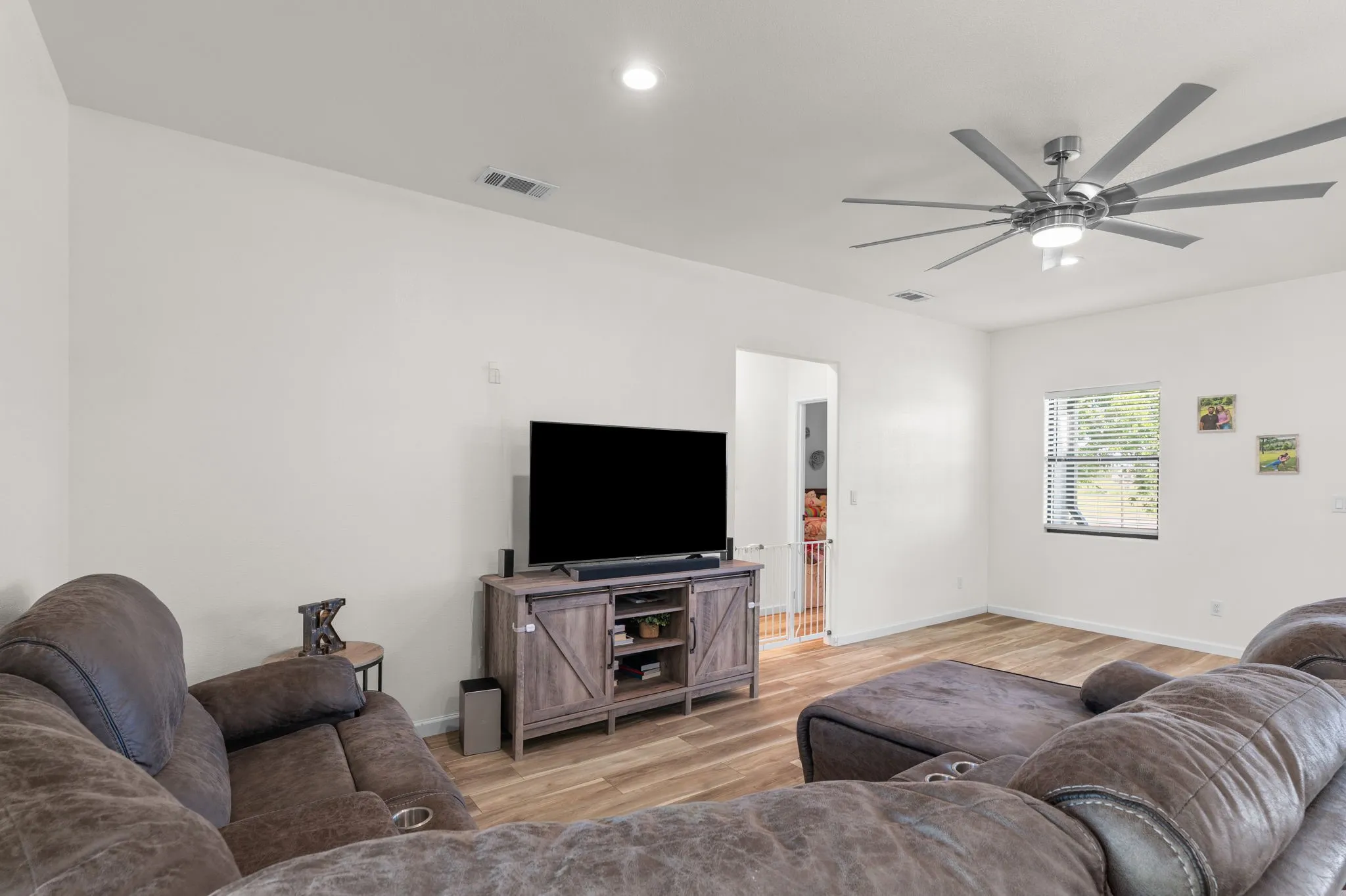 Single Family Residence For Sale in Mc Lennan County , 304 E Adams Street, Riesel, Texas 76682, 3 Bedroom, 3 Bathroom, 2 Garage spaces, 1,668 Sqft, built in 2023, mls#21340671, Real Estate Agent in Riesel, Homes For Sale in Mc Lennan county, Homes For Sale in Riesel, Realtor in Riesel Texas, Real Estate Brokerage Independent Realty Texas, Luminita Cordes Realtor