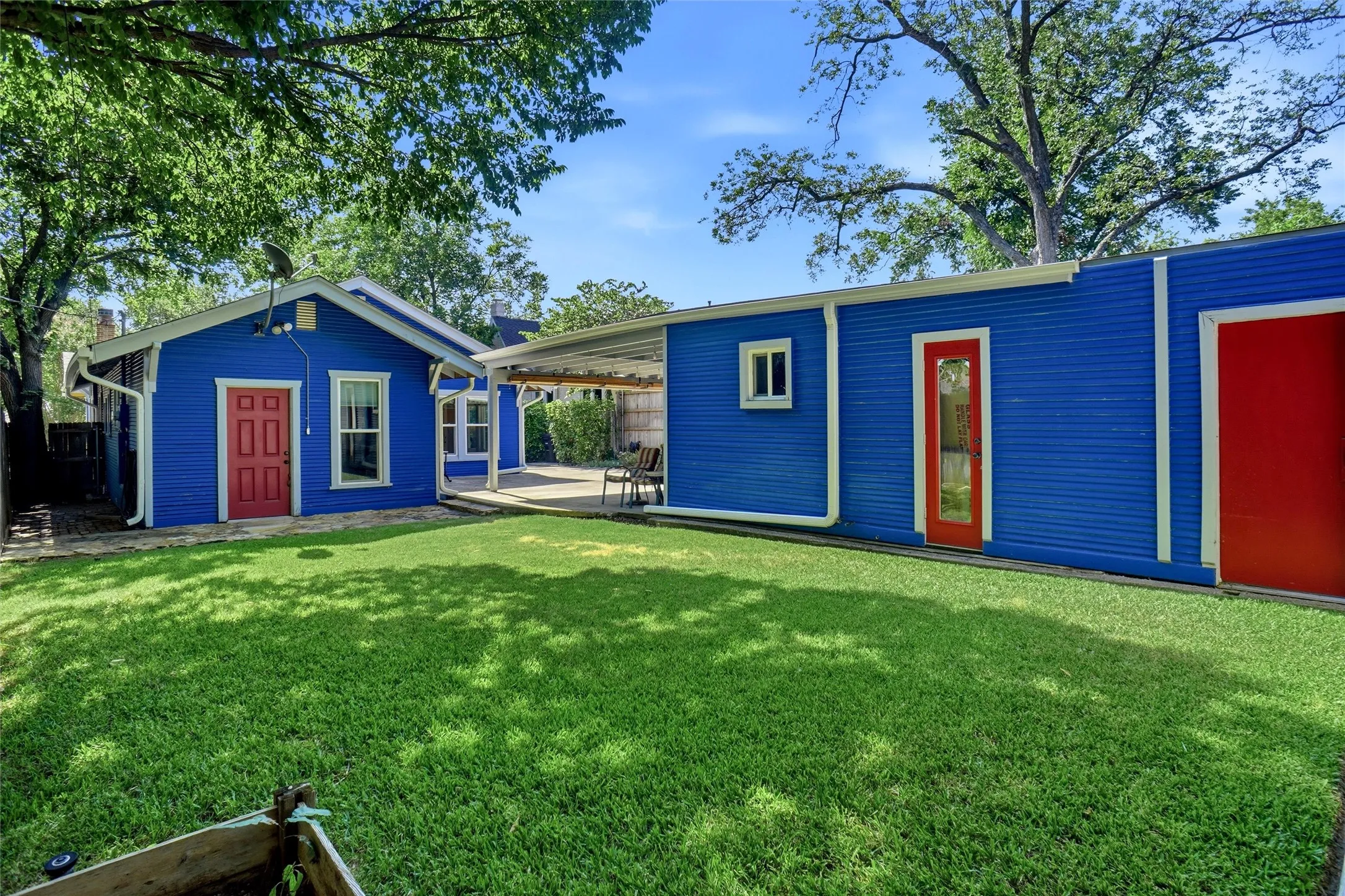 Single Family Residence For Sale in Tarrant County , 2306 Western Avenue, Fort Worth, Texas 76107, 3 Bedroom, 2 Bathroom, Garage spaces, 1,708 Sqft, built in 1923, mls#21340205, Real Estate Agent in Fort Worth, Homes For Sale in Tarrant county, Homes For Sale in Fort Worth, Realtor in Fort Worth Texas, Real Estate Brokerage Independent Realty Texas, Luminita Cordes Realtor