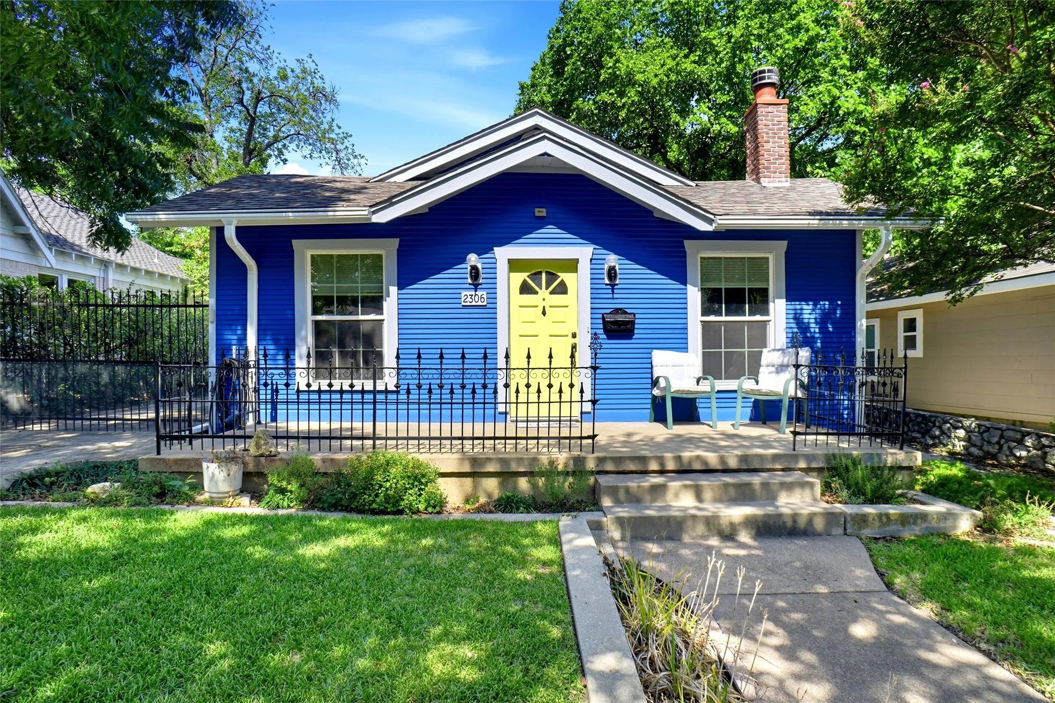 Single Family Residence For Sale in Tarrant County , 2306 Western Avenue, Fort Worth, Texas 76107, 3 Bedroom, 2 Bathroom, Garage spaces, 1,708 Sqft, built in 1923, mls#21340205, Real Estate Agent in Fort Worth, Homes For Sale in Tarrant county, Homes For Sale in Fort Worth, Realtor in Fort Worth Texas, Real Estate Brokerage Independent Realty Texas, Luminita Cordes Realtor