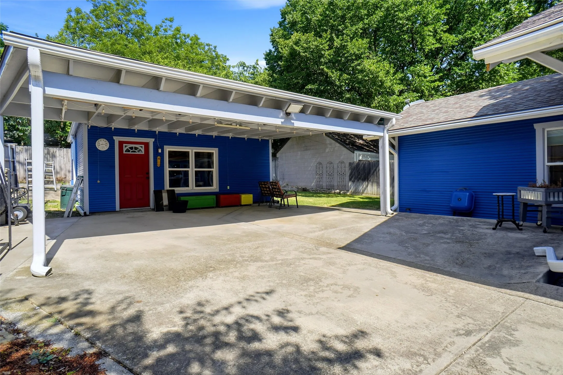 Single Family Residence For Sale in Tarrant County , 2306 Western Avenue, Fort Worth, Texas 76107, 3 Bedroom, 2 Bathroom, Garage spaces, 1,708 Sqft, built in 1923, mls#21340205, Real Estate Agent in Fort Worth, Homes For Sale in Tarrant county, Homes For Sale in Fort Worth, Realtor in Fort Worth Texas, Real Estate Brokerage Independent Realty Texas, Luminita Cordes Realtor