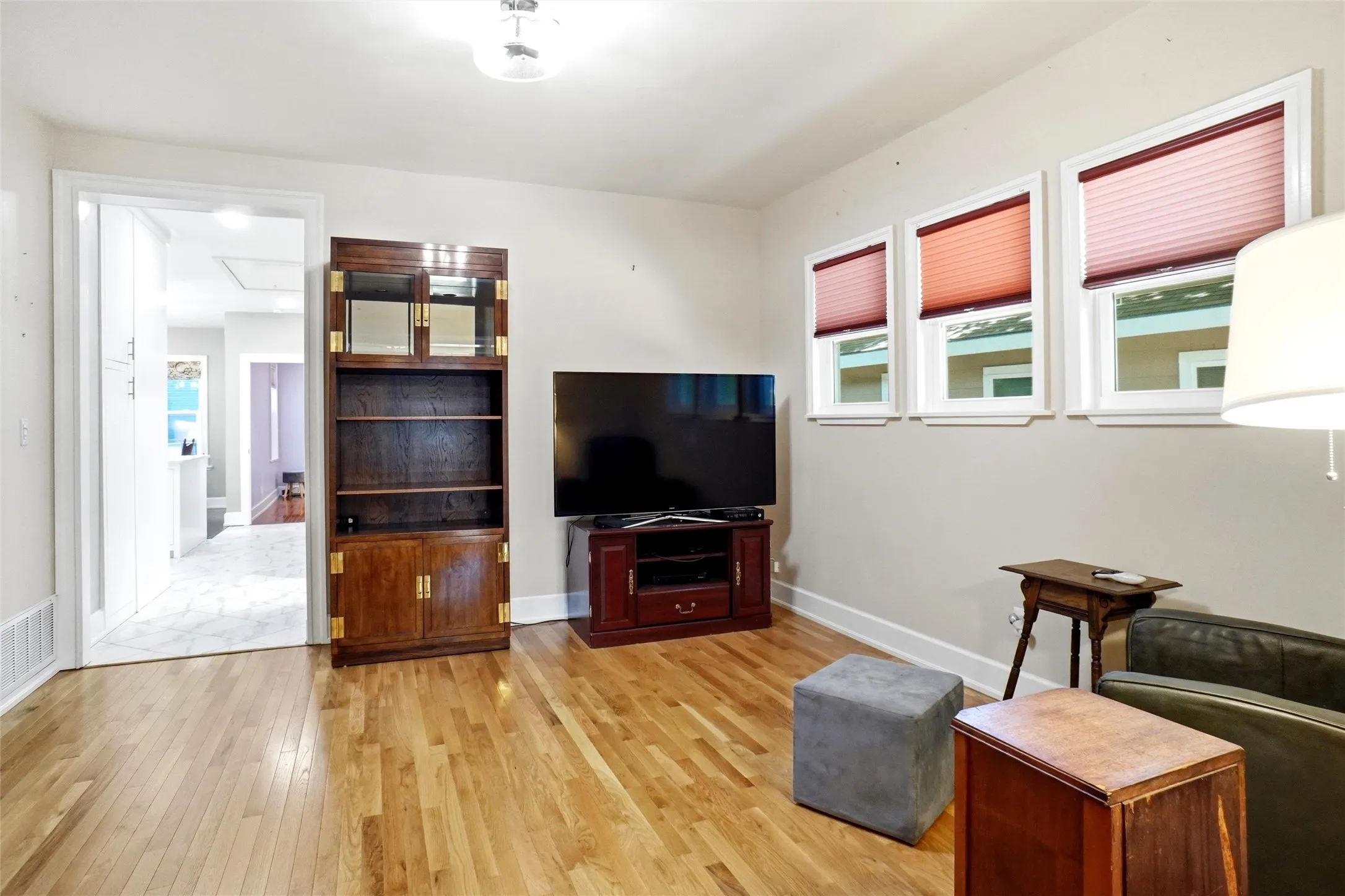 Single Family Residence For Sale in Tarrant County , 2306 Western Avenue, Fort Worth, Texas 76107, 3 Bedroom, 2 Bathroom, Garage spaces, 1,708 Sqft, built in 1923, mls#21340205, Real Estate Agent in Fort Worth, Homes For Sale in Tarrant county, Homes For Sale in Fort Worth, Realtor in Fort Worth Texas, Real Estate Brokerage Independent Realty Texas, Luminita Cordes Realtor