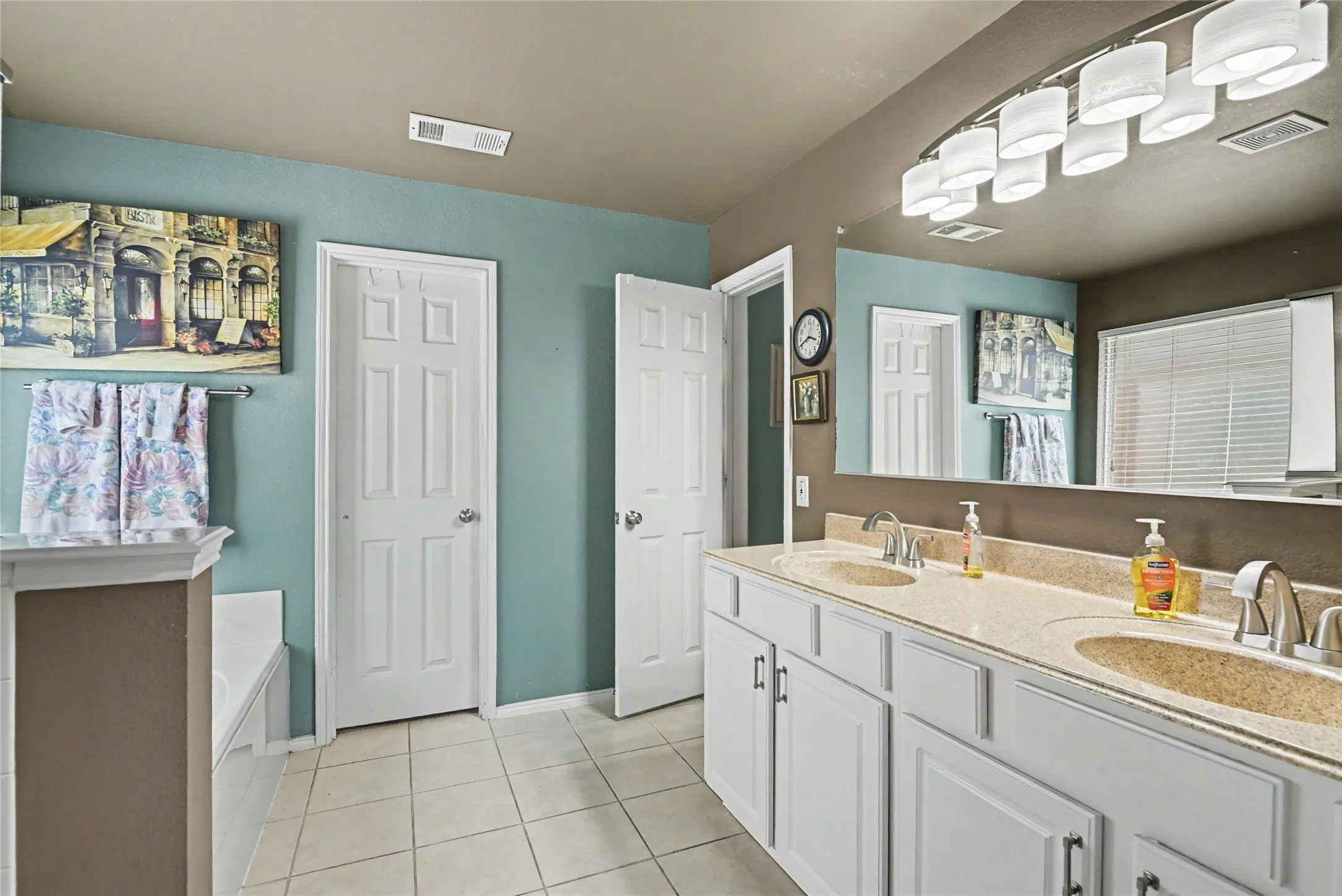 Single Family Residence For Sale in Tarrant County , 1201 Nighthawk Road, Fort Worth, Texas 76108, 4 Bedroom, 3 Bathroom, 2 Garage spaces, 3,116 Sqft, built in 2008, mls#21337596, Real Estate Agent in Fort Worth, Homes For Sale in Tarrant county, Homes For Sale in Fort Worth, Realtor in Fort Worth Texas, Real Estate Brokerage Independent Realty Texas, Luminita Cordes Realtor