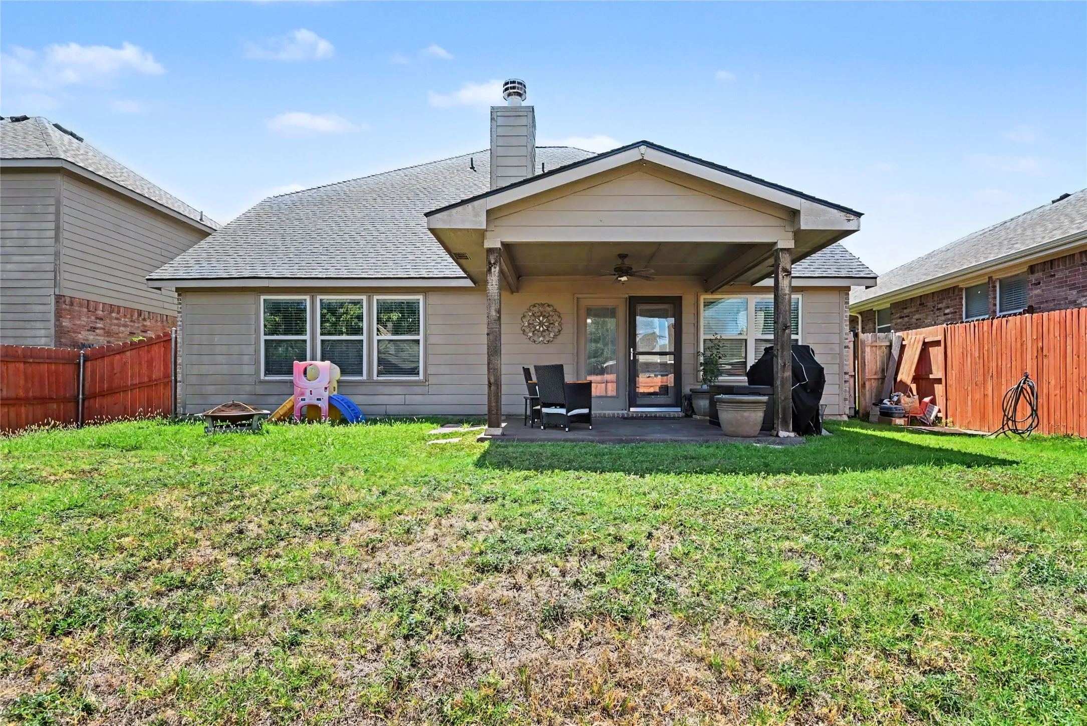 Single Family Residence For Sale in Tarrant County , 1201 Nighthawk Road, Fort Worth, Texas 76108, 4 Bedroom, 3 Bathroom, 2 Garage spaces, 3,116 Sqft, built in 2008, mls#21337596, Real Estate Agent in Fort Worth, Homes For Sale in Tarrant county, Homes For Sale in Fort Worth, Realtor in Fort Worth Texas, Real Estate Brokerage Independent Realty Texas, Luminita Cordes Realtor