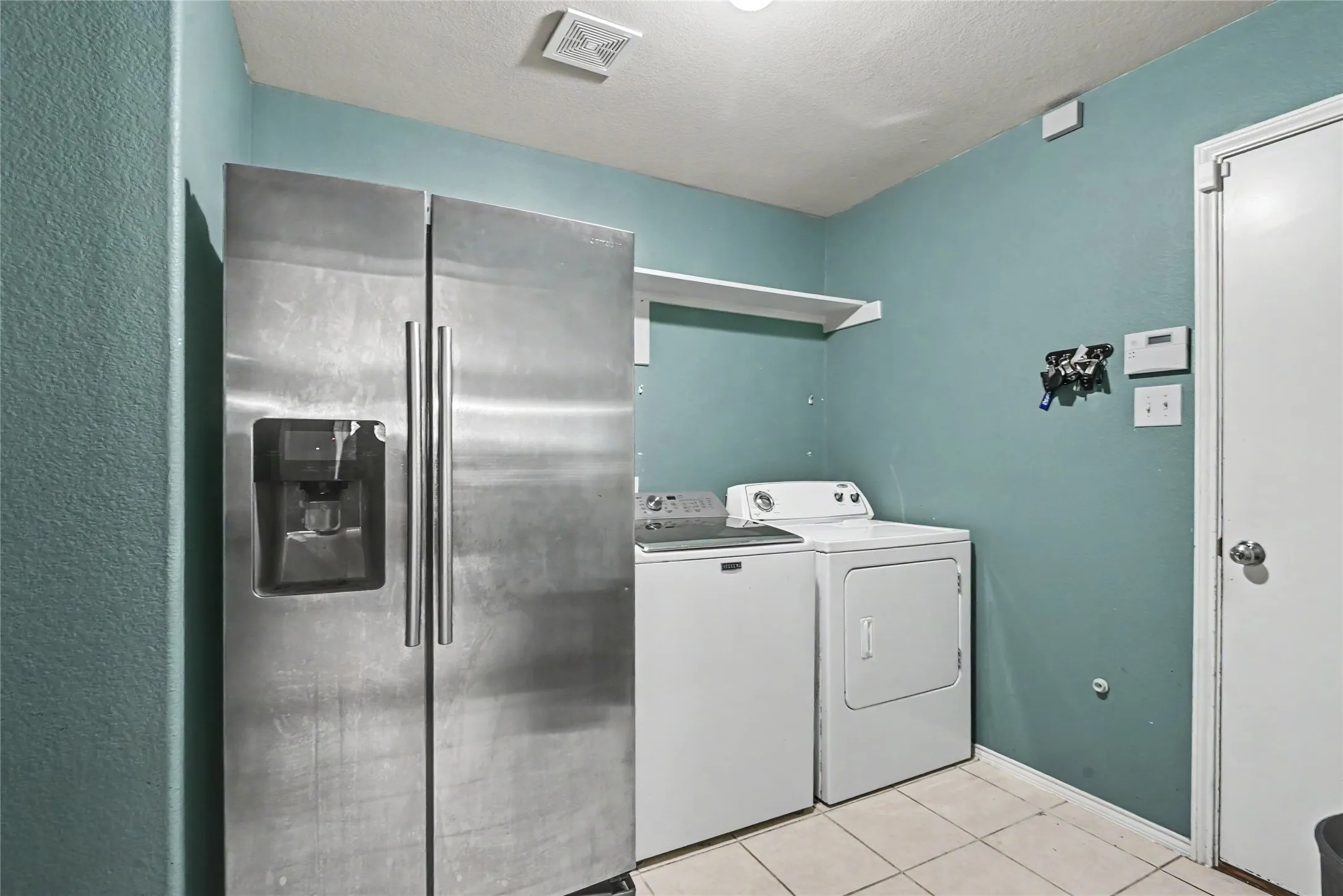 Single Family Residence For Sale in Tarrant County , 1201 Nighthawk Road, Fort Worth, Texas 76108, 4 Bedroom, 3 Bathroom, 2 Garage spaces, 3,116 Sqft, built in 2008, mls#21337596, Real Estate Agent in Fort Worth, Homes For Sale in Tarrant county, Homes For Sale in Fort Worth, Realtor in Fort Worth Texas, Real Estate Brokerage Independent Realty Texas, Luminita Cordes Realtor
