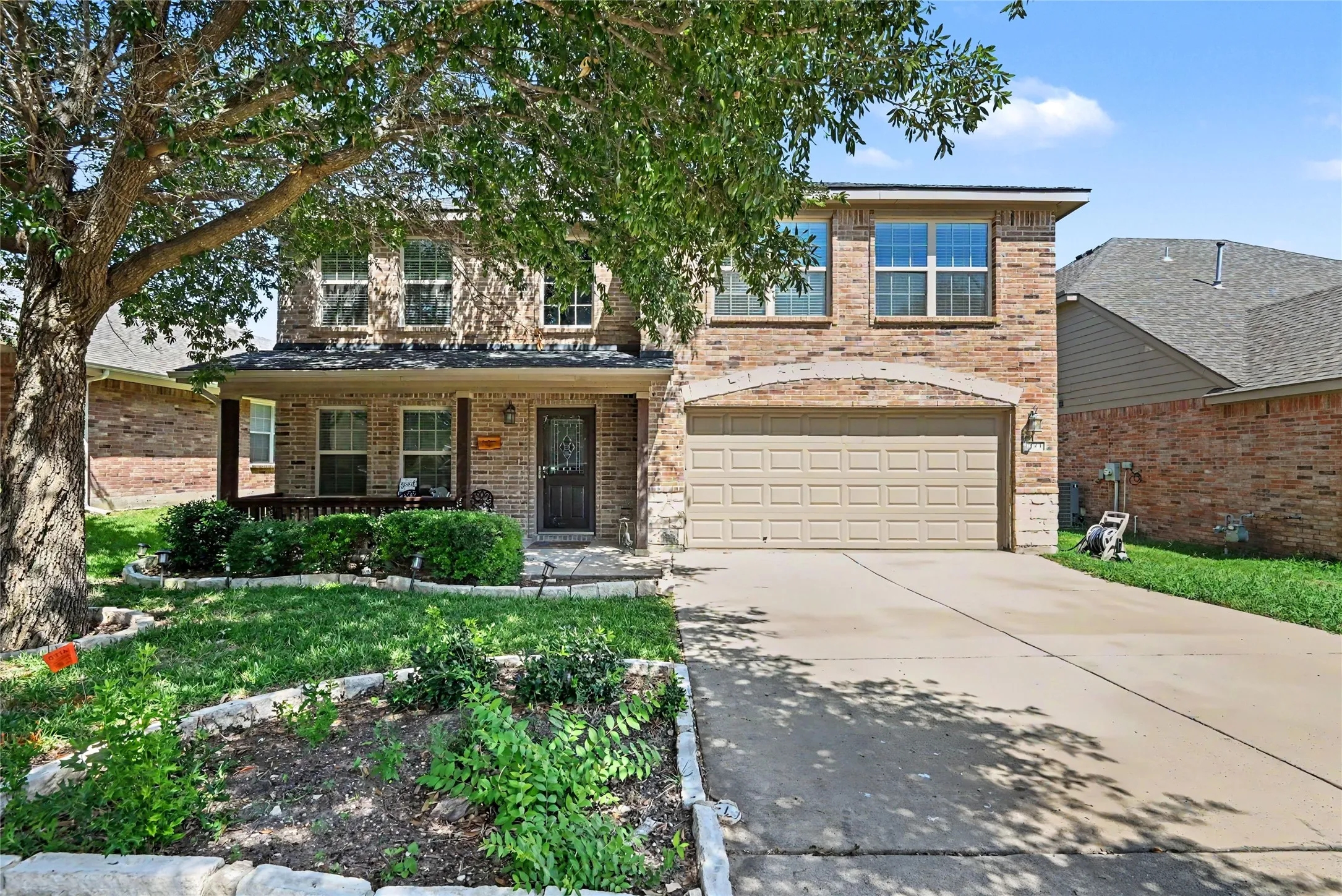 Single Family Residence For Sale in Tarrant County , 1201 Nighthawk Road, Fort Worth, Texas 76108, 4 Bedroom, 3 Bathroom, 2 Garage spaces, 3,116 Sqft, built in 2008, mls#21337596, Real Estate Agent in Fort Worth, Homes For Sale in Tarrant county, Homes For Sale in Fort Worth, Realtor in Fort Worth Texas, Real Estate Brokerage Independent Realty Texas, Luminita Cordes Realtor