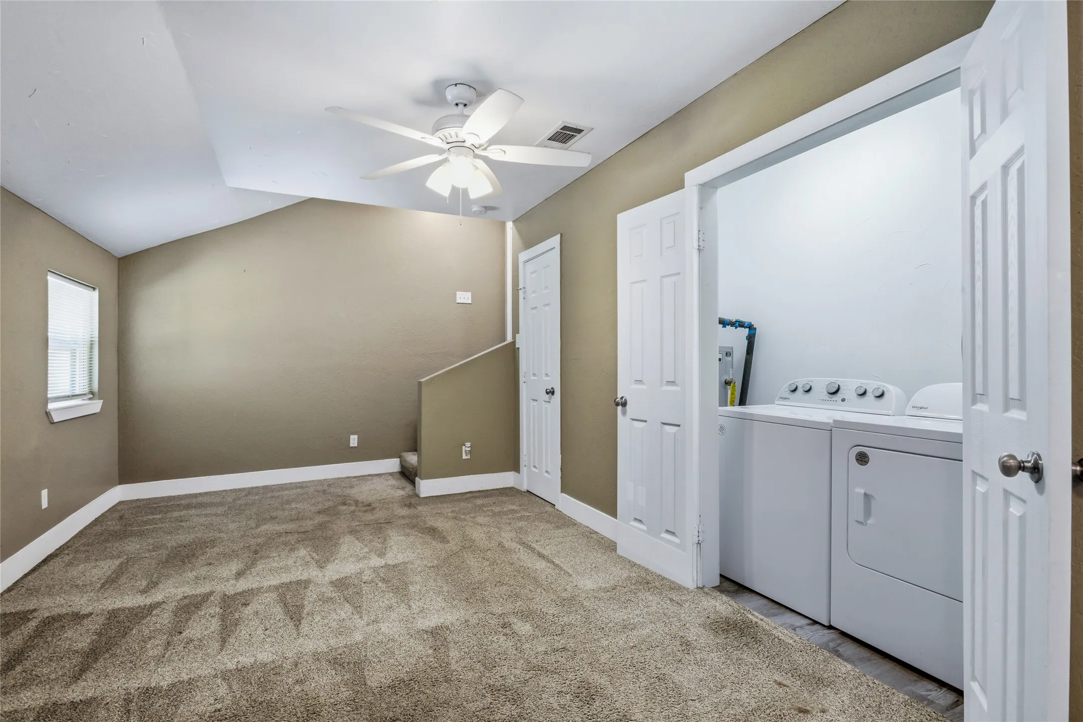 Single Family Residence For Sale in Grayson County , 2121 W Bond Street, Denison, Texas 75020, 4 Bedroom, 2 Bathroom, Garage spaces, 1,368 Sqft, built in 1940, mls#21261461, Real Estate Agent in Denison, Homes For Sale in Grayson county, Homes For Sale in Denison, Realtor in Denison Texas, Real Estate Brokerage Independent Realty Texas, Luminita Cordes Realtor