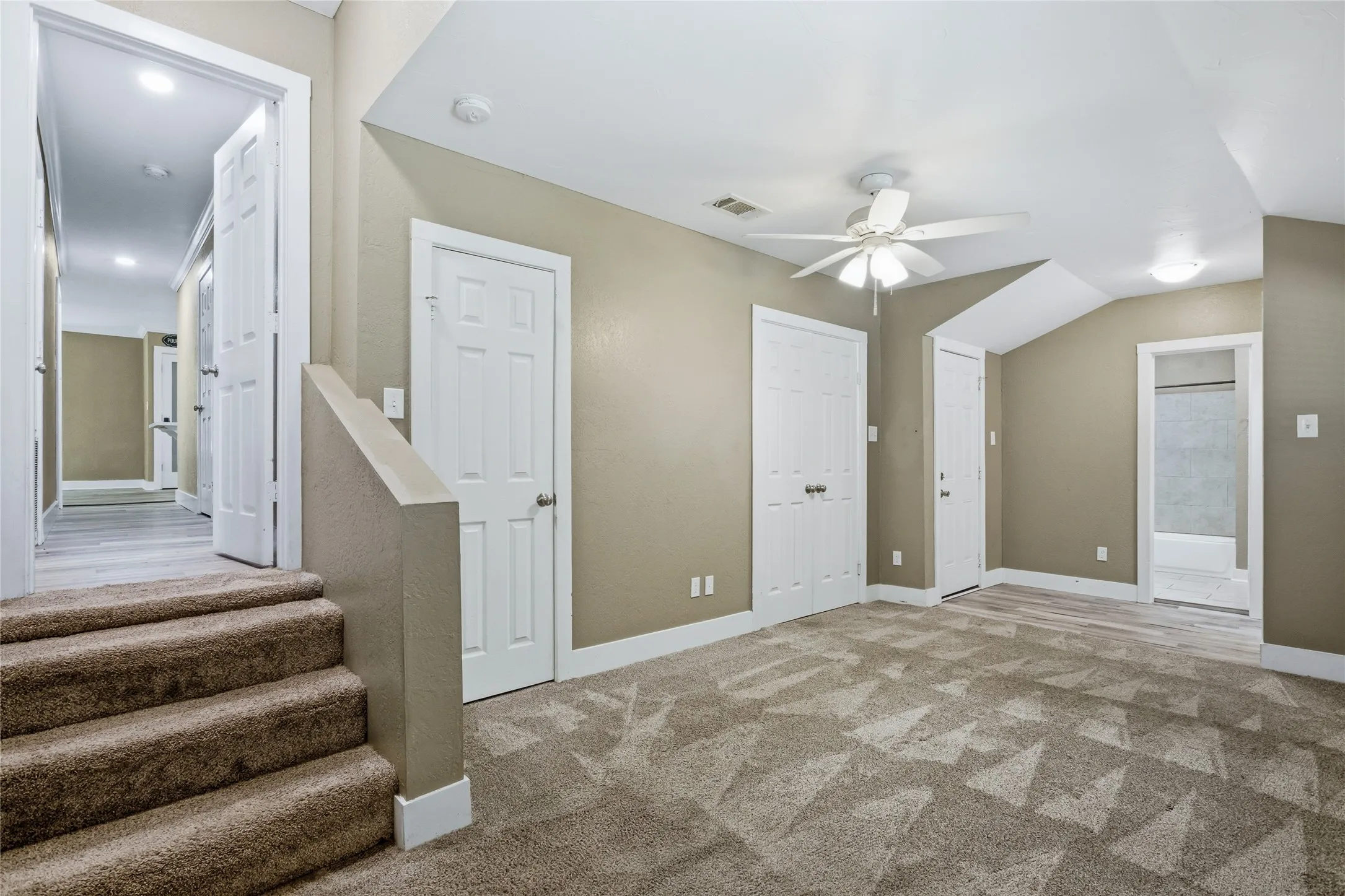 Single Family Residence For Sale in Grayson County , 2121 W Bond Street, Denison, Texas 75020, 4 Bedroom, 2 Bathroom, Garage spaces, 1,368 Sqft, built in 1940, mls#21261461, Real Estate Agent in Denison, Homes For Sale in Grayson county, Homes For Sale in Denison, Realtor in Denison Texas, Real Estate Brokerage Independent Realty Texas, Luminita Cordes Realtor