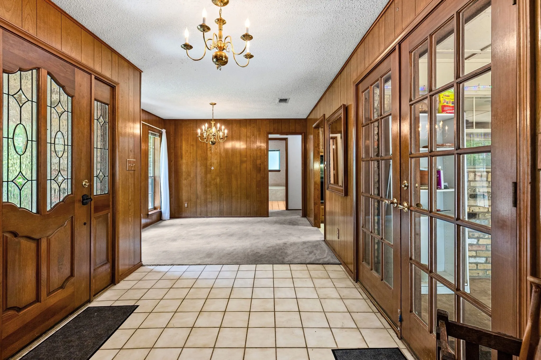 Single Family Residence For Sale in Delta County , 301 Paris Street, Pecan Gap, Texas 75469, 3 Bedroom, 2 Bathroom, 2 Garage spaces, 1,837 Sqft, built in 1986, mls#21340662, Real Estate Agent in Pecan Gap, Homes For Sale in Delta county, Homes For Sale in Pecan Gap, Realtor in Pecan Gap Texas, Real Estate Brokerage Independent Realty Texas, Luminita Cordes Realtor