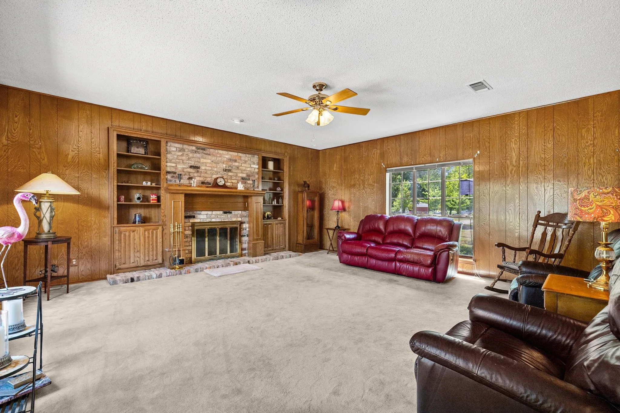 Single Family Residence For Sale in Delta County , 301 Paris Street, Pecan Gap, Texas 75469, 3 Bedroom, 2 Bathroom, 2 Garage spaces, 1,837 Sqft, built in 1986, mls#21340662, Real Estate Agent in Pecan Gap, Homes For Sale in Delta county, Homes For Sale in Pecan Gap, Realtor in Pecan Gap Texas, Real Estate Brokerage Independent Realty Texas, Luminita Cordes Realtor