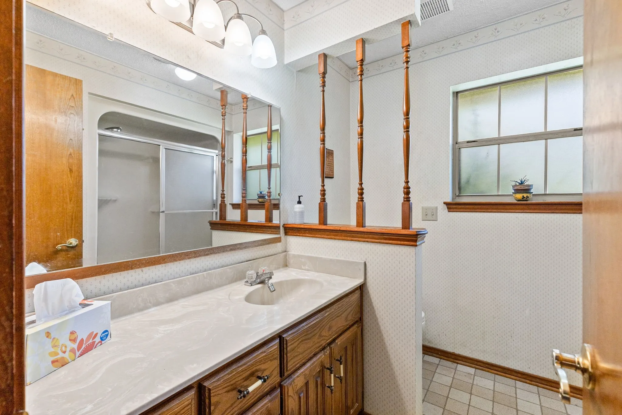 Single Family Residence For Sale in Delta County , 301 Paris Street, Pecan Gap, Texas 75469, 3 Bedroom, 2 Bathroom, 2 Garage spaces, 1,837 Sqft, built in 1986, mls#21340662, Real Estate Agent in Pecan Gap, Homes For Sale in Delta county, Homes For Sale in Pecan Gap, Realtor in Pecan Gap Texas, Real Estate Brokerage Independent Realty Texas, Luminita Cordes Realtor