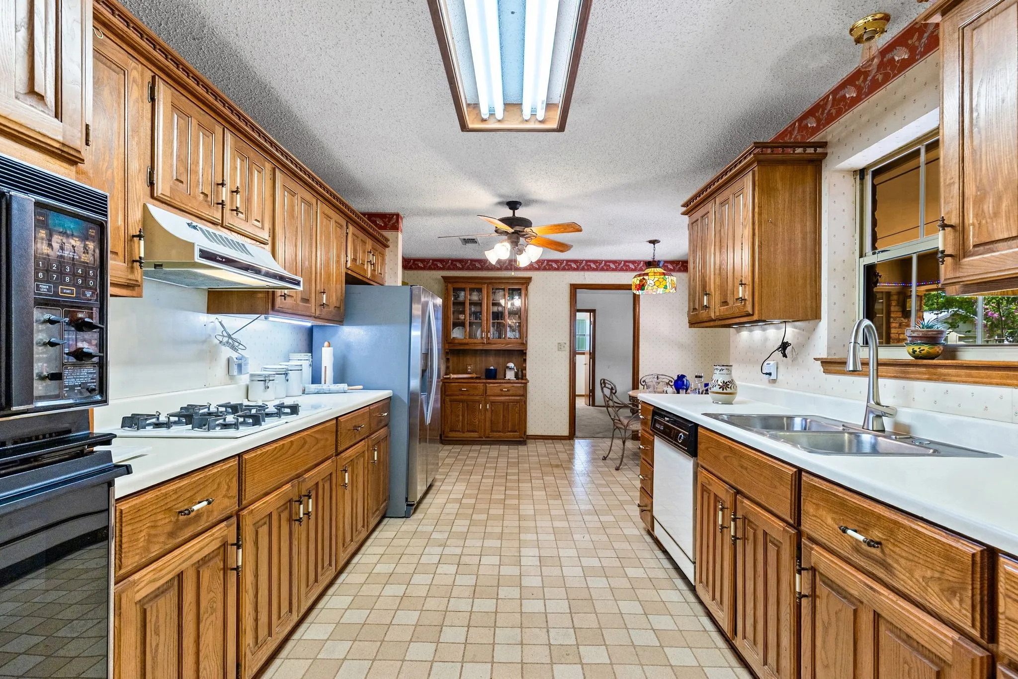 Single Family Residence For Sale in Delta County , 301 Paris Street, Pecan Gap, Texas 75469, 3 Bedroom, 2 Bathroom, 2 Garage spaces, 1,837 Sqft, built in 1986, mls#21340662, Real Estate Agent in Pecan Gap, Homes For Sale in Delta county, Homes For Sale in Pecan Gap, Realtor in Pecan Gap Texas, Real Estate Brokerage Independent Realty Texas, Luminita Cordes Realtor