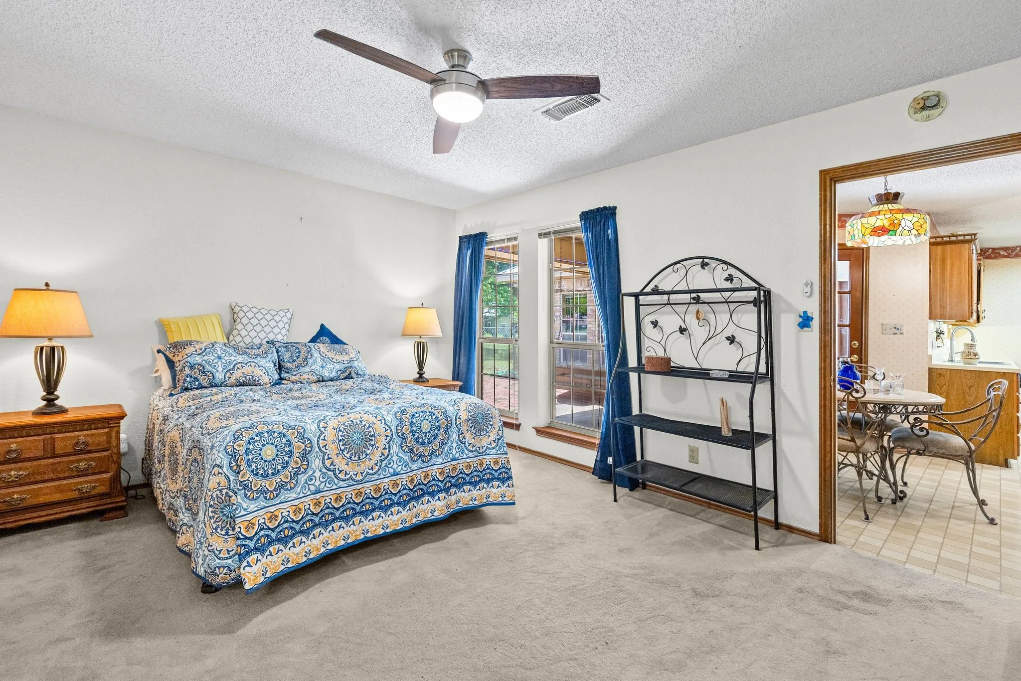 Single Family Residence For Sale in Delta County , 301 Paris Street, Pecan Gap, Texas 75469, 3 Bedroom, 2 Bathroom, 2 Garage spaces, 1,837 Sqft, built in 1986, mls#21340662, Real Estate Agent in Pecan Gap, Homes For Sale in Delta county, Homes For Sale in Pecan Gap, Realtor in Pecan Gap Texas, Real Estate Brokerage Independent Realty Texas, Luminita Cordes Realtor