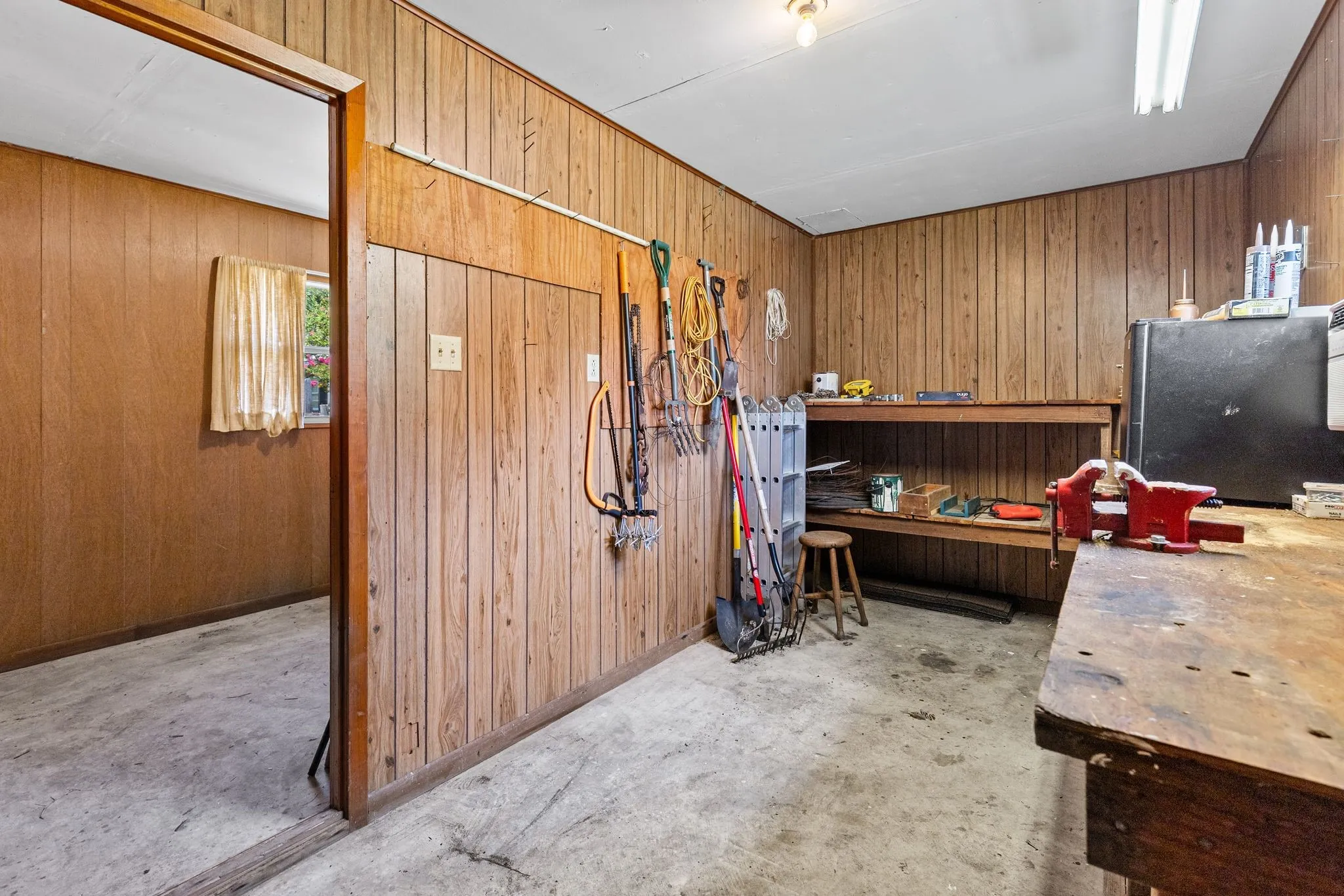 Single Family Residence For Sale in Delta County , 301 Paris Street, Pecan Gap, Texas 75469, 3 Bedroom, 2 Bathroom, 2 Garage spaces, 1,837 Sqft, built in 1986, mls#21340662, Real Estate Agent in Pecan Gap, Homes For Sale in Delta county, Homes For Sale in Pecan Gap, Realtor in Pecan Gap Texas, Real Estate Brokerage Independent Realty Texas, Luminita Cordes Realtor