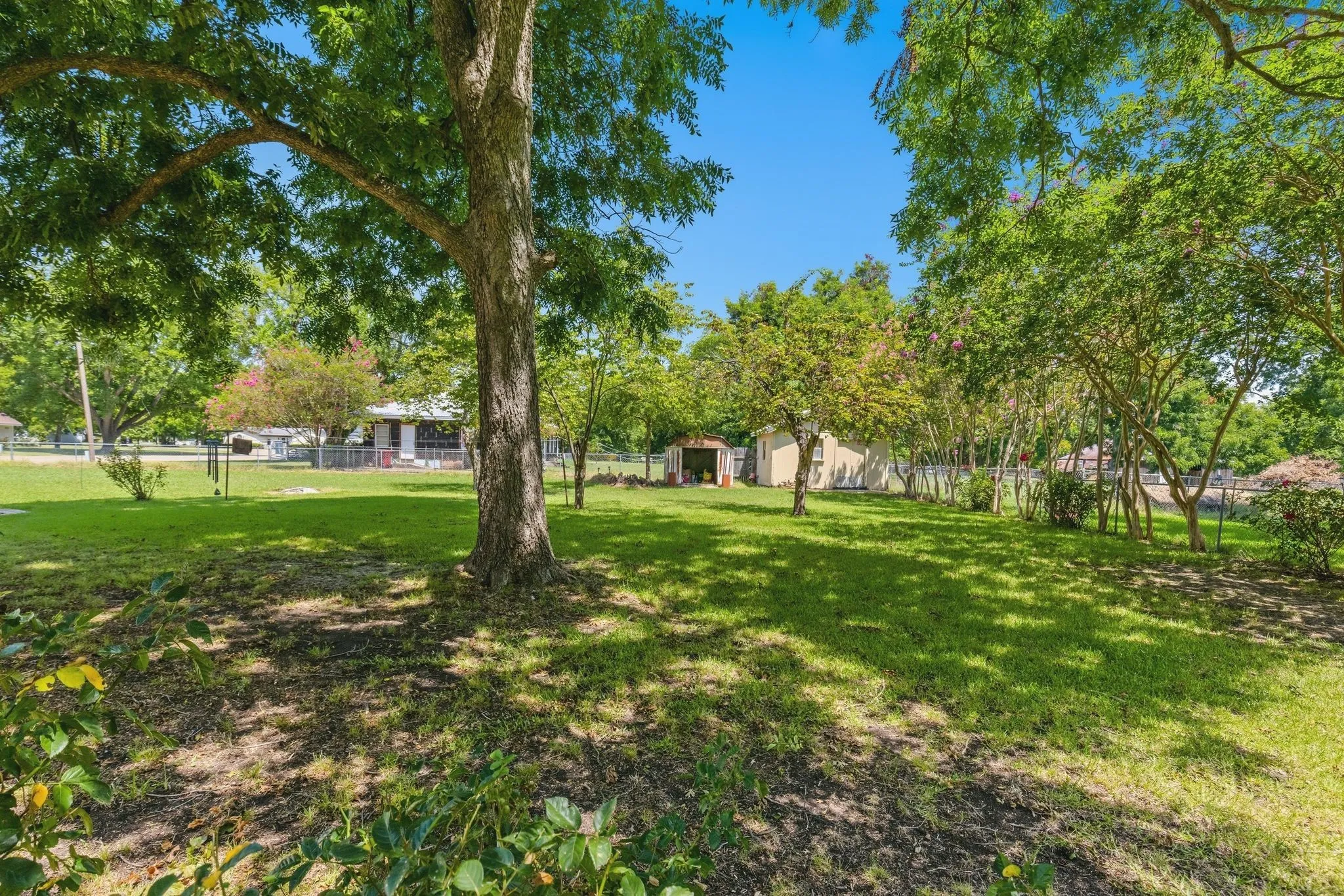 Single Family Residence For Sale in Delta County , 301 Paris Street, Pecan Gap, Texas 75469, 3 Bedroom, 2 Bathroom, 2 Garage spaces, 1,837 Sqft, built in 1986, mls#21340662, Real Estate Agent in Pecan Gap, Homes For Sale in Delta county, Homes For Sale in Pecan Gap, Realtor in Pecan Gap Texas, Real Estate Brokerage Independent Realty Texas, Luminita Cordes Realtor