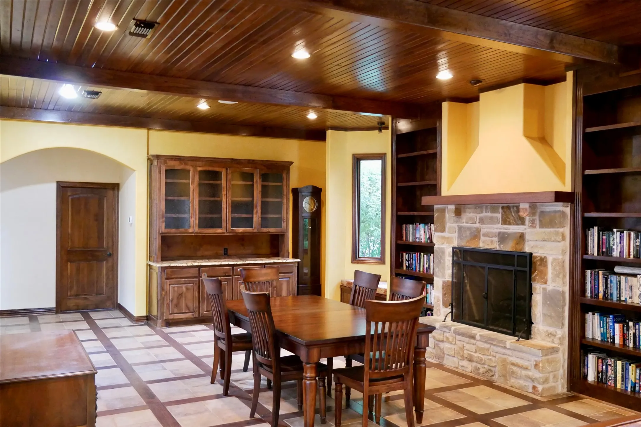 Farm For Sale in Hood County , 3200 Meander Road, Granbury, Texas 76049, 4 Bedrooms, 4 Bathrooms, 3 Garage spaces, 4,400 Sqft, built in 2005, Price $3,695,987, mls#21340281, Real Estate Agent in Granbury, Homes For Sale in Hood county, Homes For Sale in Granbury, Realtor in Granbury Texas, Real Estate Brokerage Independent Realty Texas, Luminita Cordes Realtor