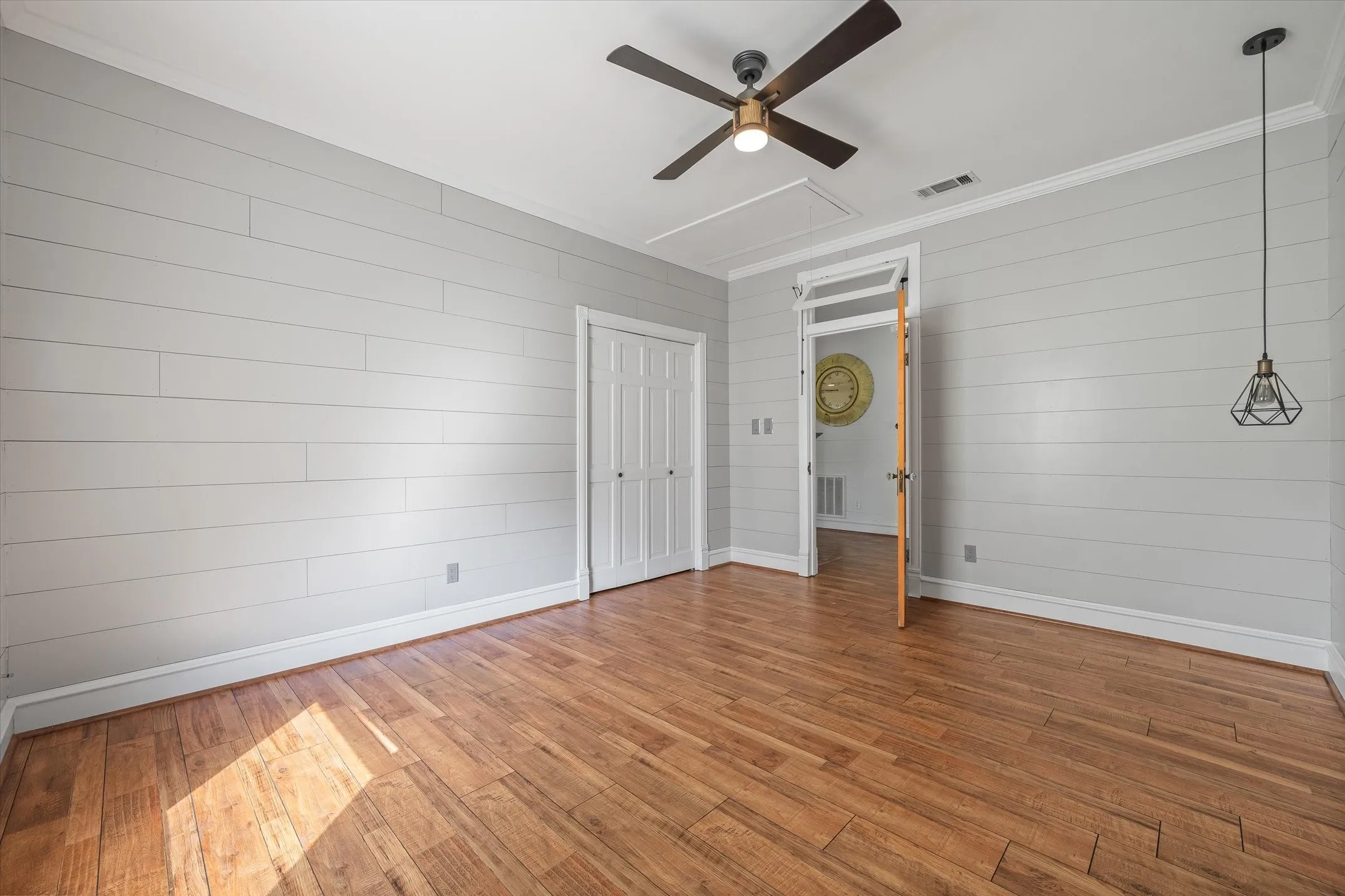 Single Family Residence For Sale in Van Zandt County , 111 VZ County Road 3626, Edgewood, Texas 75117, 3 Bedroom, 1 Bathroom, Garage spaces, 1,444 Sqft, built in 1980, mls#21315154, Real Estate Agent in Edgewood, Homes For Sale in Van Zandt county, Homes For Sale in Edgewood, Realtor in Edgewood Texas, Real Estate Brokerage Independent Realty Texas, Luminita Cordes Realtor