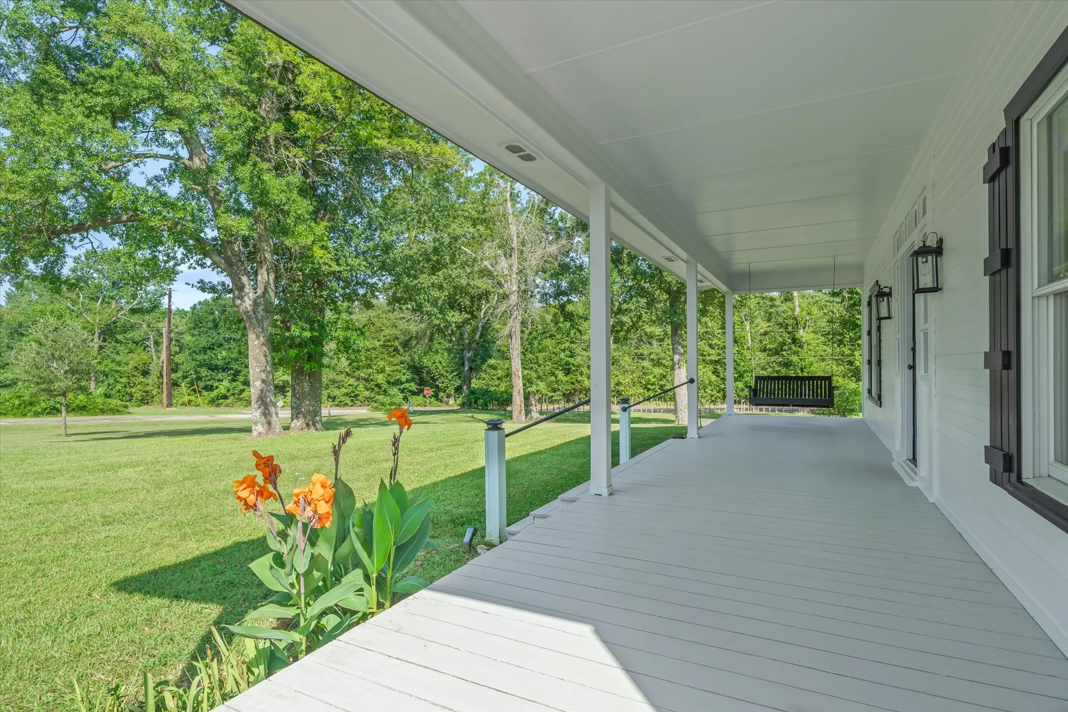 Single Family Residence For Sale in Van Zandt County , 111 VZ County Road 3626, Edgewood, Texas 75117, 3 Bedroom, 1 Bathroom, Garage spaces, 1,444 Sqft, built in 1980, mls#21315154, Real Estate Agent in Edgewood, Homes For Sale in Van Zandt county, Homes For Sale in Edgewood, Realtor in Edgewood Texas, Real Estate Brokerage Independent Realty Texas, Luminita Cordes Realtor