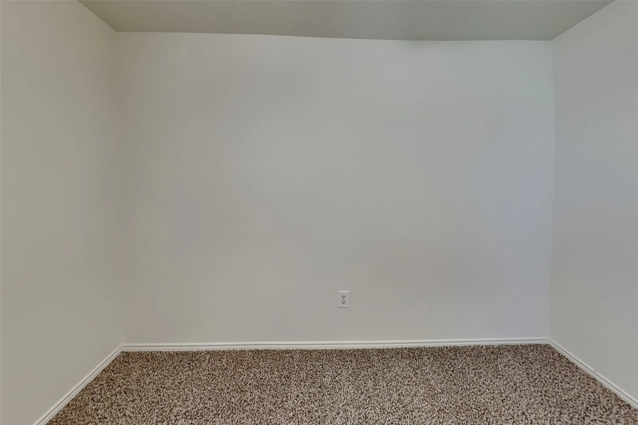 Single Family Residence For Rent in Tarrant County , 11705 Cottontail Drive, Fort Worth, Texas 76244, 4 Bedroom, 2 Bathroom, 2 Garage spaces, 1,543 Sqft, built in 2003, mls#21341048, Real Estate Agent in Fort Worth, Homes For Rent in Tarrant county, Homes For Rent in Fort Worth, Realtor in Fort Worth Texas, Real Estate Brokerage Independent Realty Texas, Luminita Cordes Realtor