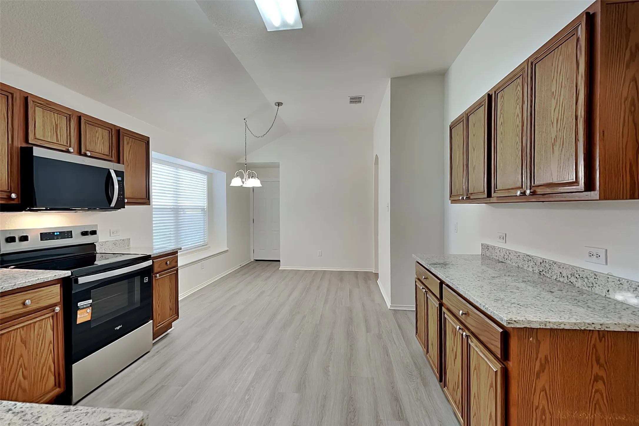Single Family Residence For Rent in Tarrant County , 11705 Cottontail Drive, Fort Worth, Texas 76244, 4 Bedroom, 2 Bathroom, 2 Garage spaces, 1,543 Sqft, built in 2003, mls#21341048, Real Estate Agent in Fort Worth, Homes For Rent in Tarrant county, Homes For Rent in Fort Worth, Realtor in Fort Worth Texas, Real Estate Brokerage Independent Realty Texas, Luminita Cordes Realtor