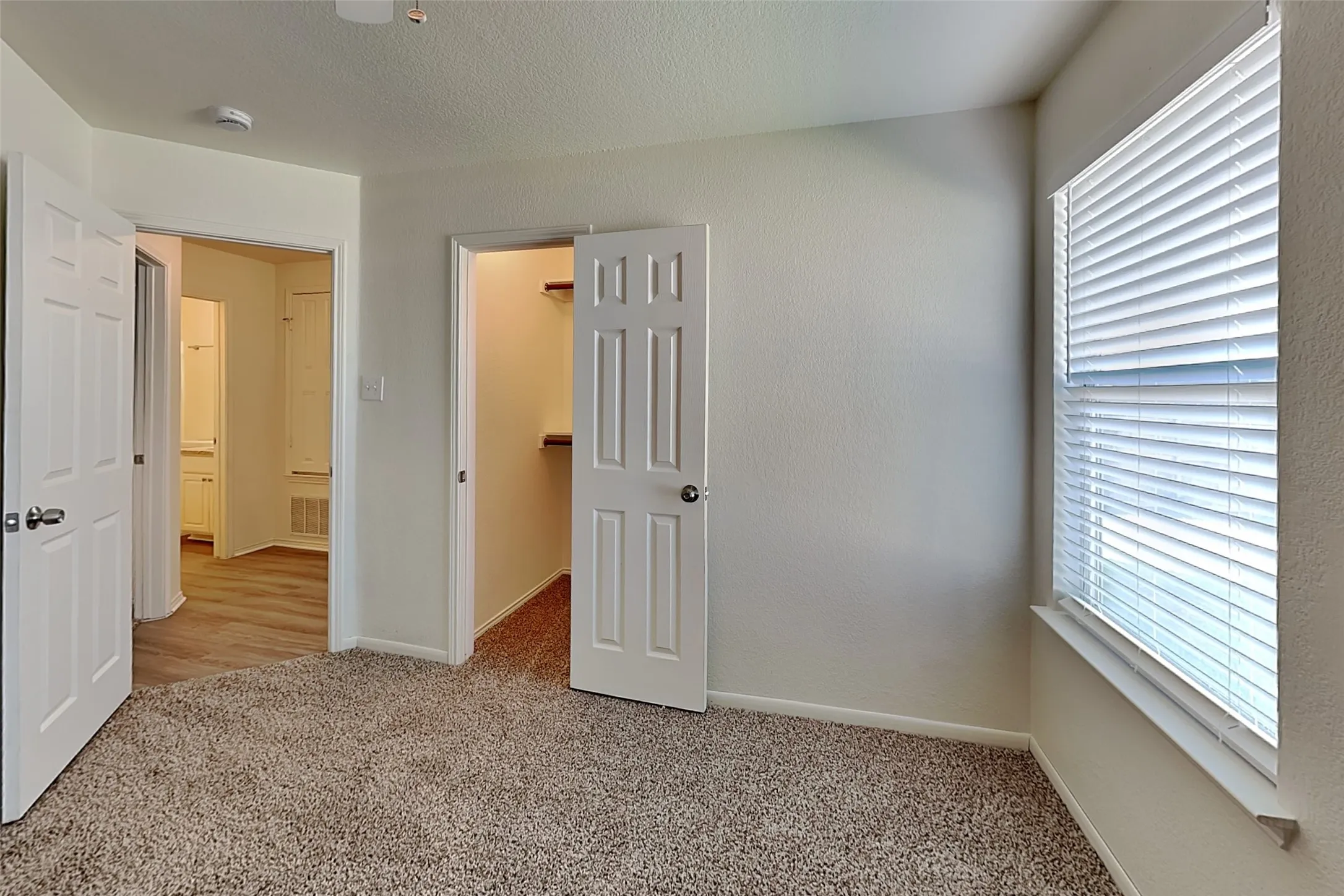 Single Family Residence For Rent in Tarrant County , 11705 Cottontail Drive, Fort Worth, Texas 76244, 4 Bedroom, 2 Bathroom, 2 Garage spaces, 1,543 Sqft, built in 2003, mls#21341048, Real Estate Agent in Fort Worth, Homes For Rent in Tarrant county, Homes For Rent in Fort Worth, Realtor in Fort Worth Texas, Real Estate Brokerage Independent Realty Texas, Luminita Cordes Realtor