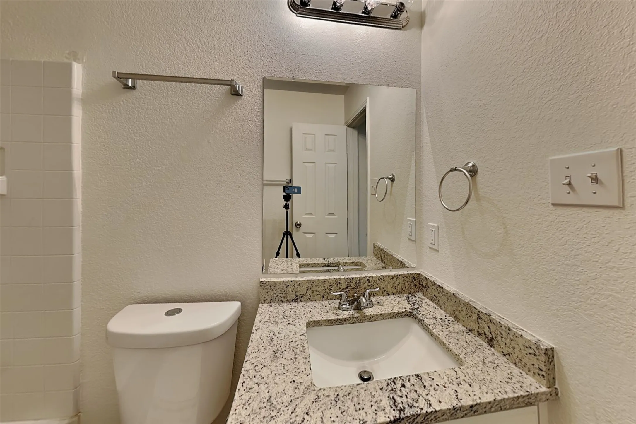 Single Family Residence For Rent in Tarrant County , 11705 Cottontail Drive, Fort Worth, Texas 76244, 4 Bedroom, 2 Bathroom, 2 Garage spaces, 1,543 Sqft, built in 2003, mls#21341048, Real Estate Agent in Fort Worth, Homes For Rent in Tarrant county, Homes For Rent in Fort Worth, Realtor in Fort Worth Texas, Real Estate Brokerage Independent Realty Texas, Luminita Cordes Realtor