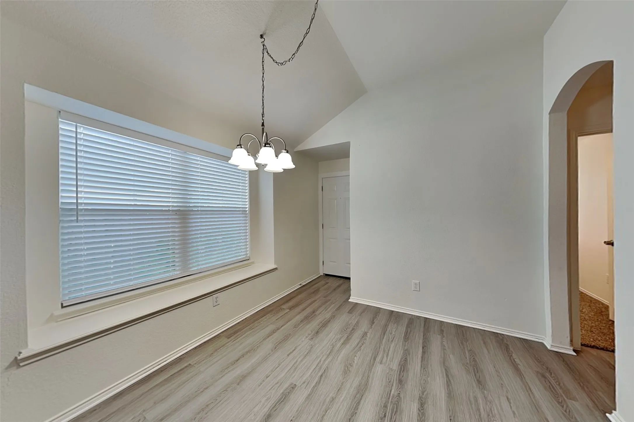 Single Family Residence For Rent in Tarrant County , 11705 Cottontail Drive, Fort Worth, Texas 76244, 4 Bedroom, 2 Bathroom, 2 Garage spaces, 1,543 Sqft, built in 2003, mls#21341048, Real Estate Agent in Fort Worth, Homes For Rent in Tarrant county, Homes For Rent in Fort Worth, Realtor in Fort Worth Texas, Real Estate Brokerage Independent Realty Texas, Luminita Cordes Realtor