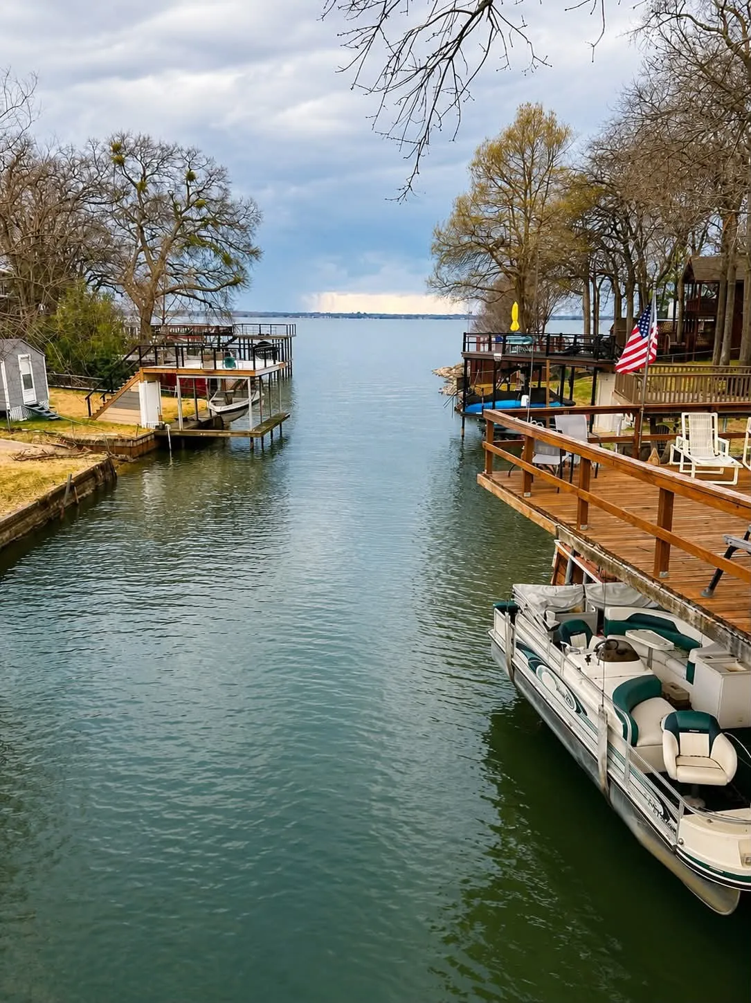 Single Family Residence For Sale in Henderson County , 154 Harbor Drive, Gun Barrel City, Texas 75156, 2 Bedrooms, 1 Bathroom, Garage spaces, 994 Sqft, built in 1974, Price $285,000, mls#21334955, Real Estate Agent in Gun Barrel City, Homes For Sale in Henderson county, Homes For Sale in Gun Barrel City, Realtor in Gun Barrel City Texas, Real Estate Brokerage Independent Realty Texas, Luminita Cordes Realtor