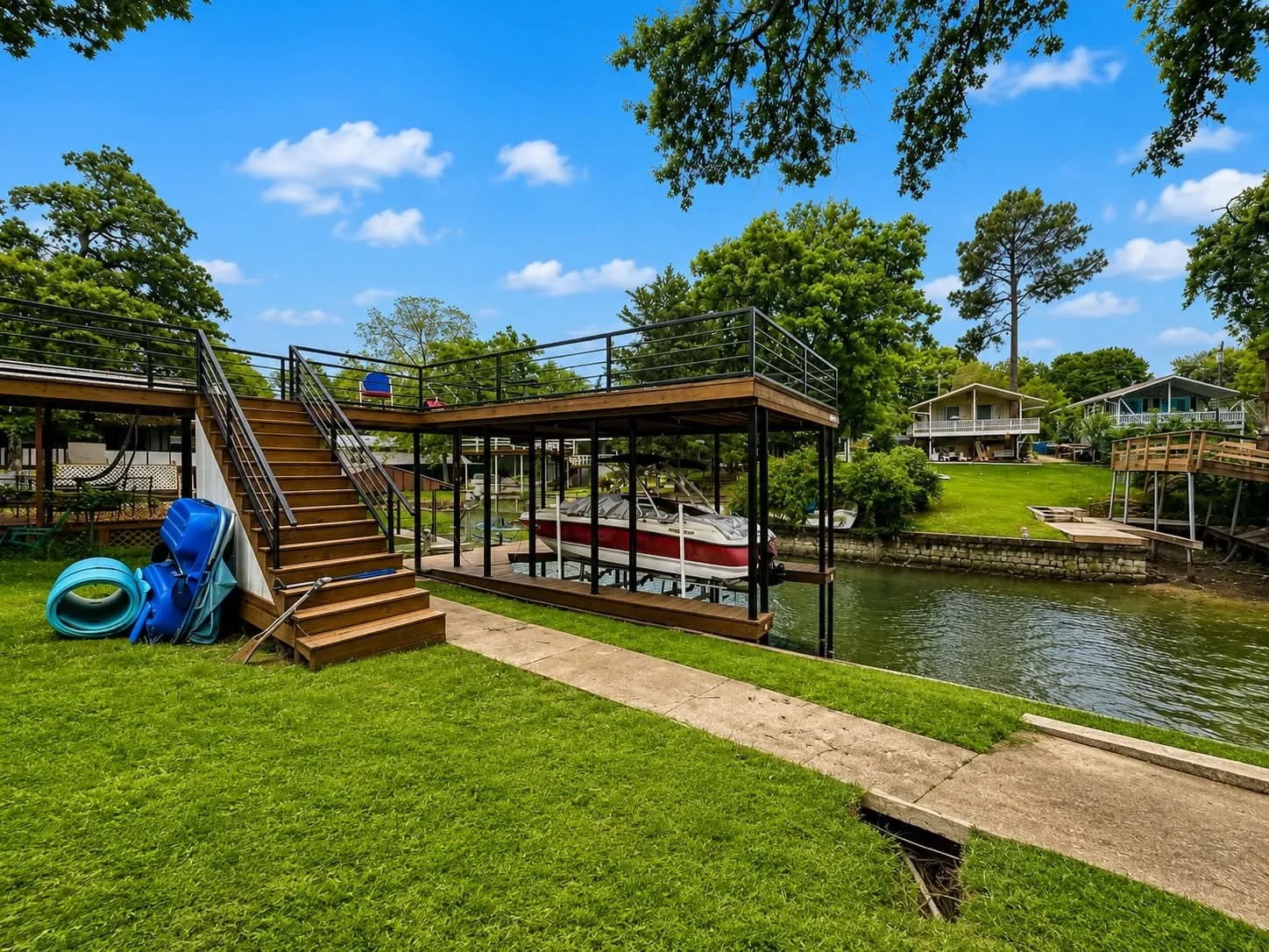 Single Family Residence For Sale in Henderson County , 154 Harbor Drive, Gun Barrel City, Texas 75156, 2 Bedrooms, 1 Bathroom, Garage spaces, 994 Sqft, built in 1974, Price $285,000, mls#21334955, Real Estate Agent in Gun Barrel City, Homes For Sale in Henderson county, Homes For Sale in Gun Barrel City, Realtor in Gun Barrel City Texas, Real Estate Brokerage Independent Realty Texas, Luminita Cordes Realtor