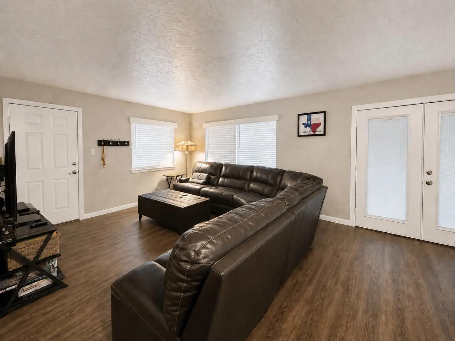 Single Family Residence For Sale in Henderson County , 154 Harbor Drive, Gun Barrel City, Texas 75156, 2 Bedrooms, 1 Bathroom, Garage spaces, 994 Sqft, built in 1974, Price $285,000, mls#21334955, Real Estate Agent in Gun Barrel City, Homes For Sale in Henderson county, Homes For Sale in Gun Barrel City, Realtor in Gun Barrel City Texas, Real Estate Brokerage Independent Realty Texas, Luminita Cordes Realtor